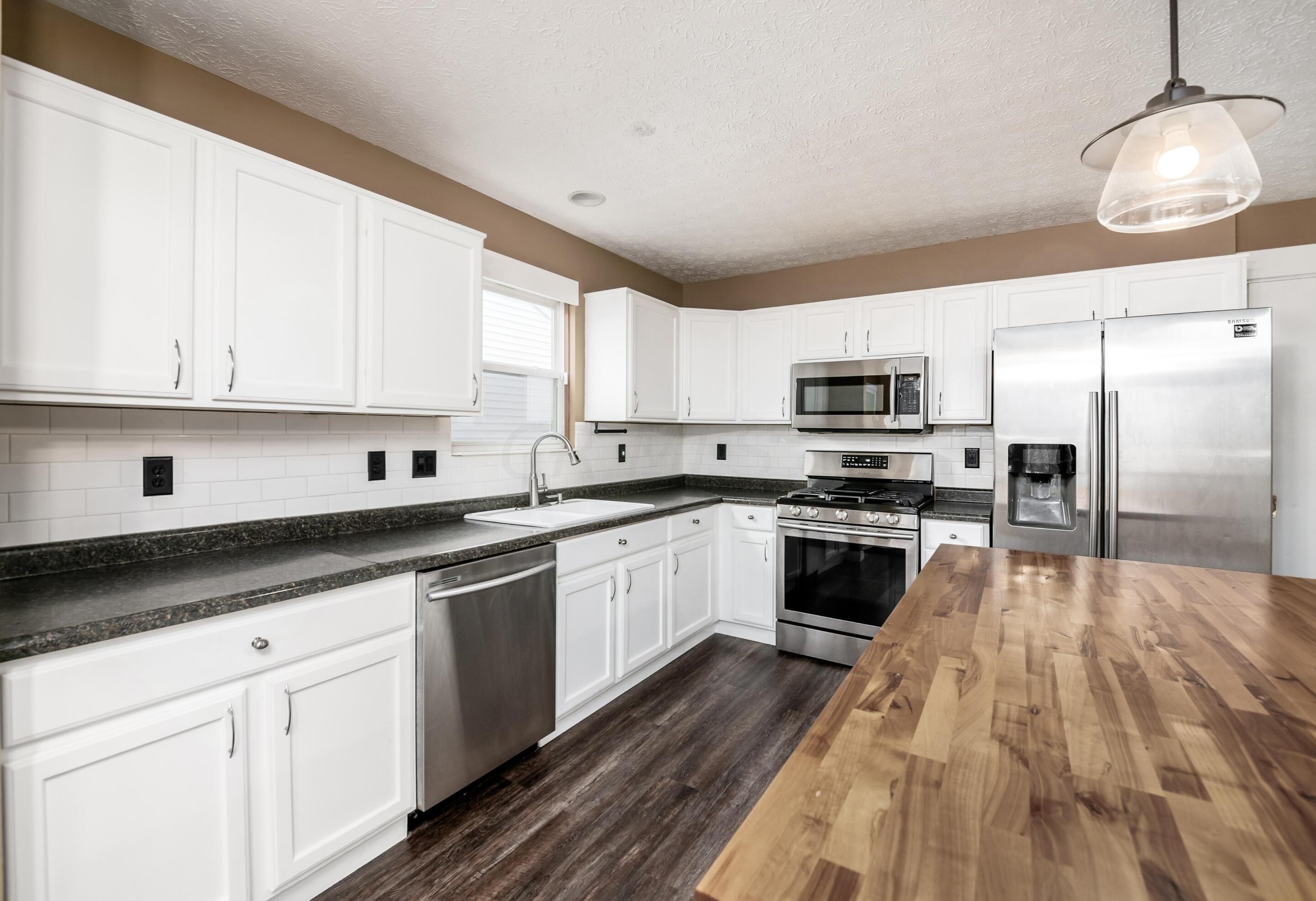 1233 Harley Run Dr, Blacklick OH  43004-9196 exterior