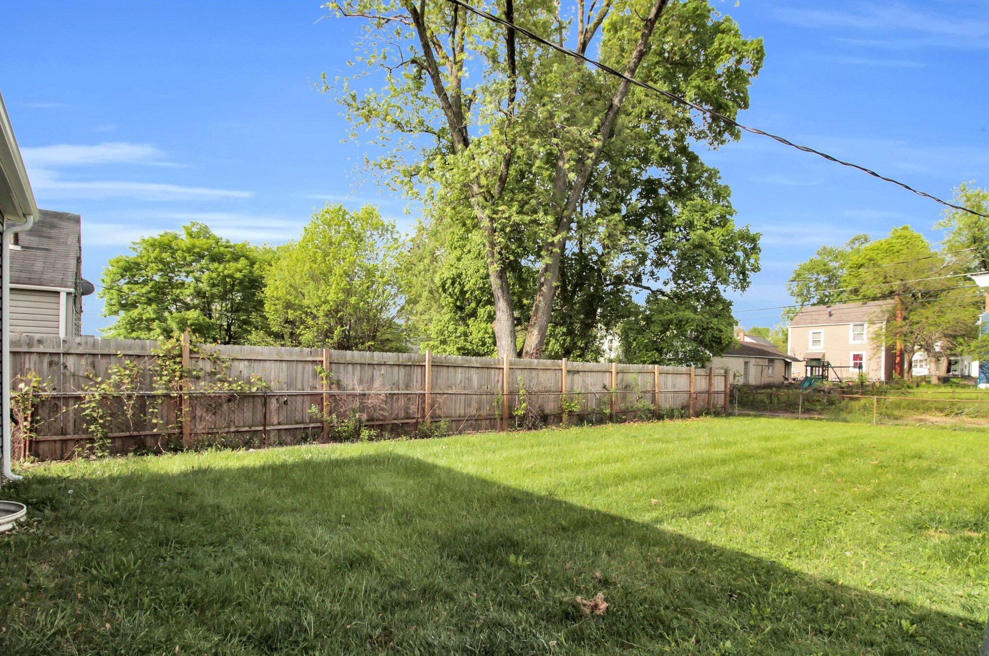 2353 Parkwood Ave, Columbus OH  43211-2374 exterior