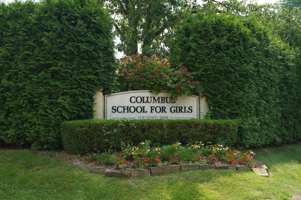 150 Cassingham Rd, Columbus OH  43209-1460 exterior