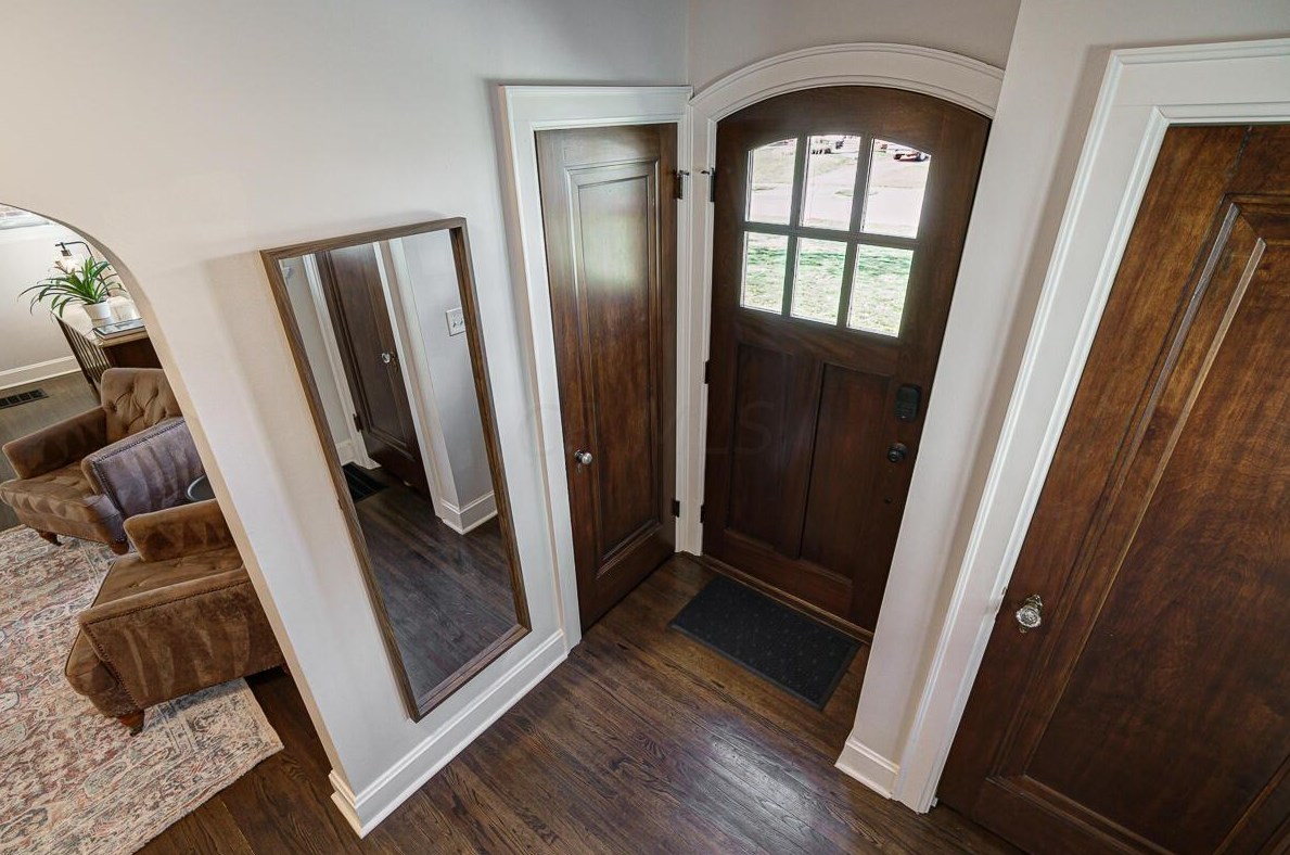 150 Cassingham Rd, Columbus OH  43209-1460 exterior