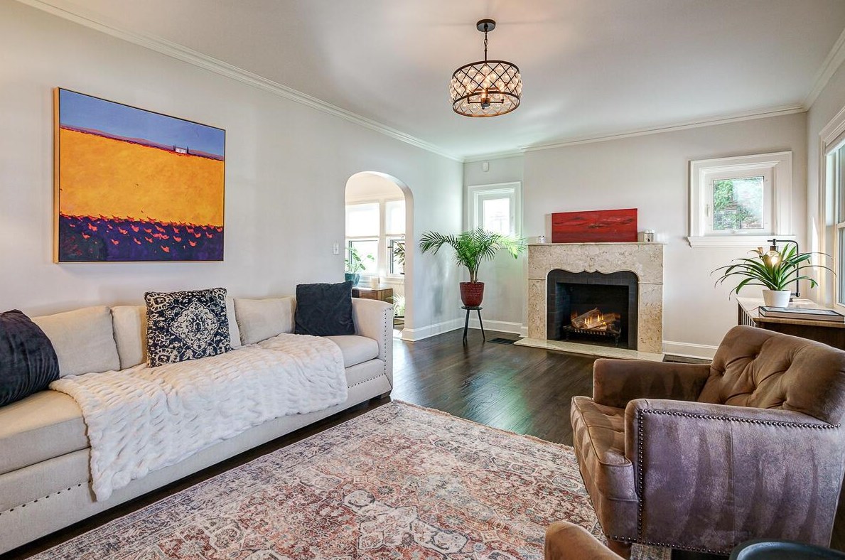 150 Cassingham Rd, Columbus OH  43209-1460 exterior