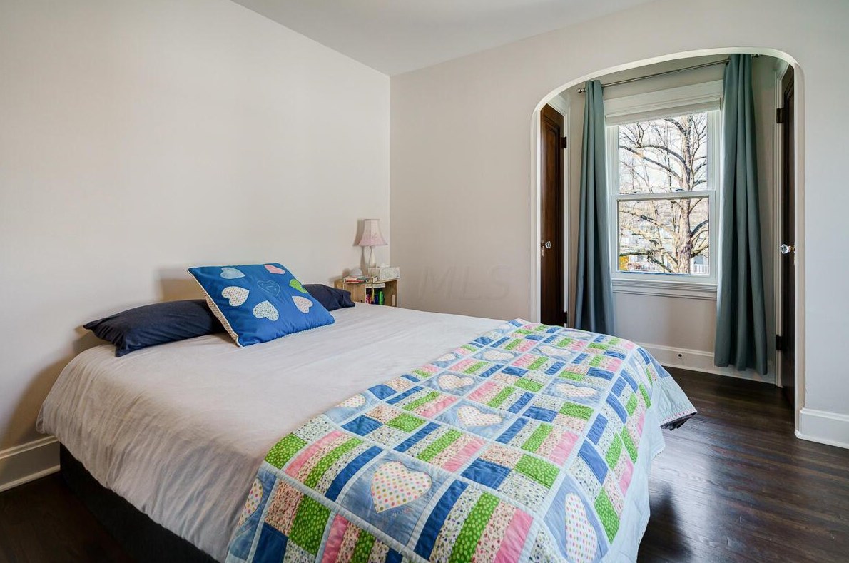 150 Cassingham Rd, Columbus OH  43209-1460 exterior