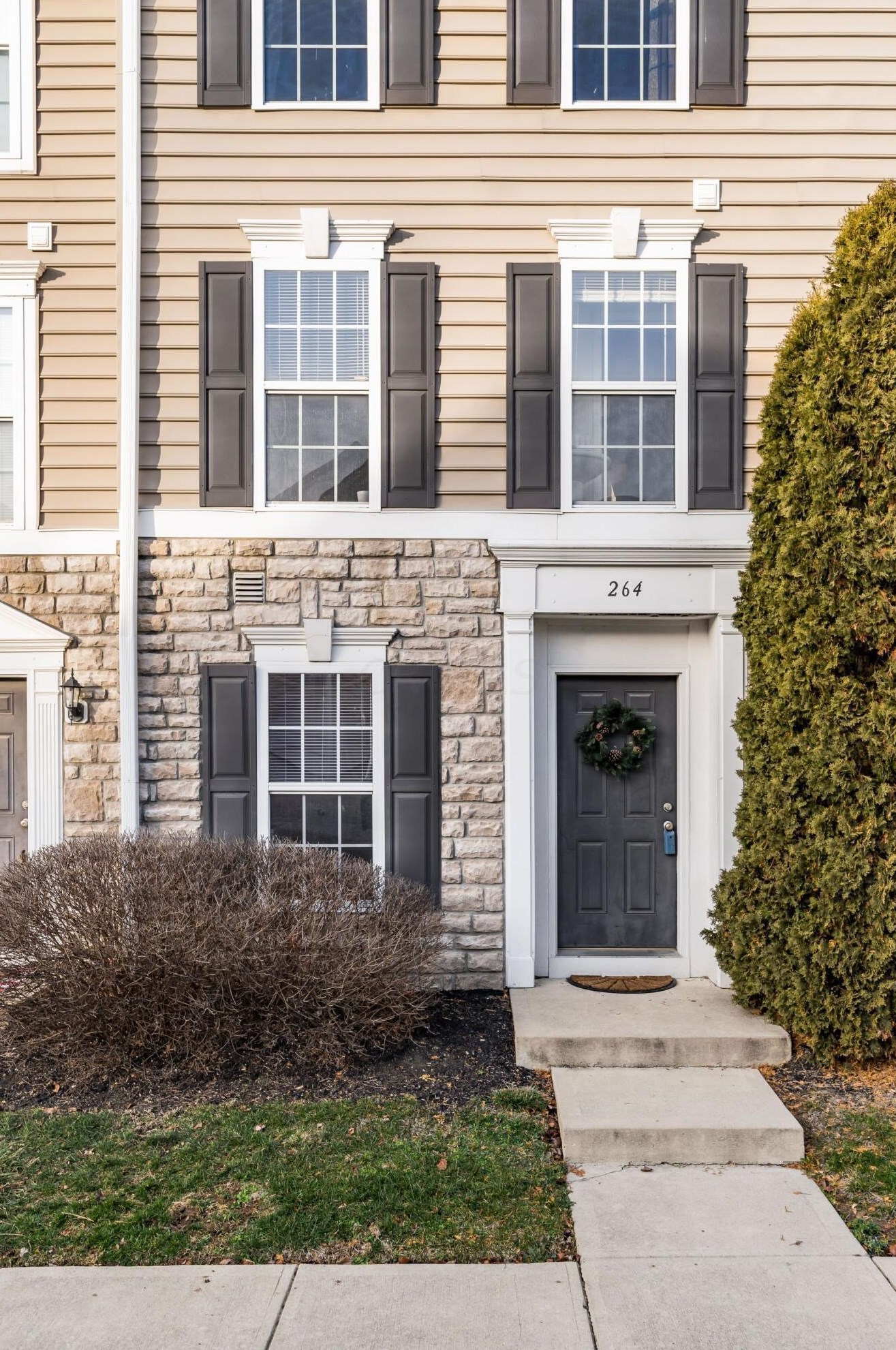 264 Hemlock Ravine Dr, Blacklick, OH 43004-8427