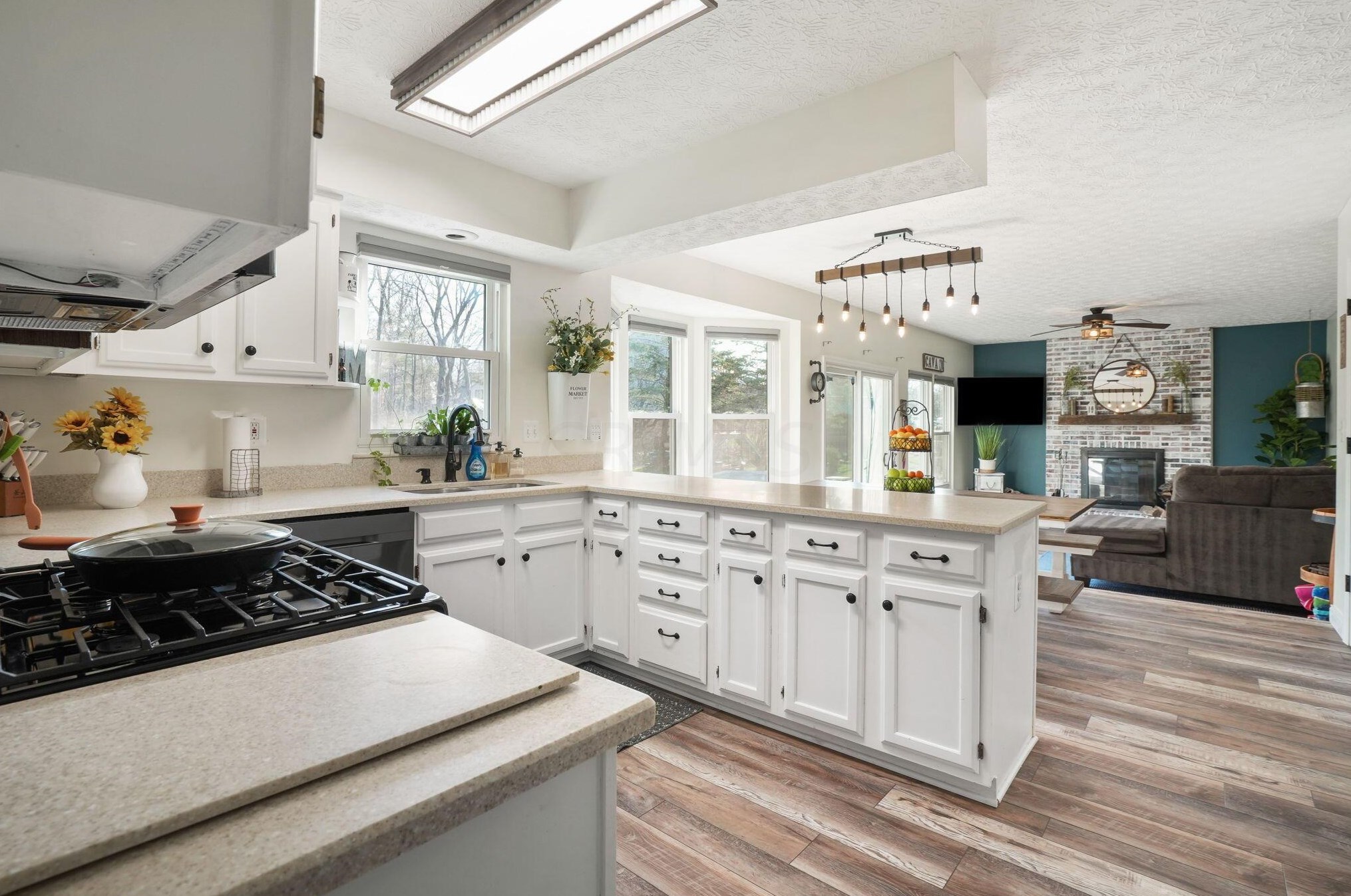 498 Helmbright Dr, Columbus OH  43230-4396 exterior