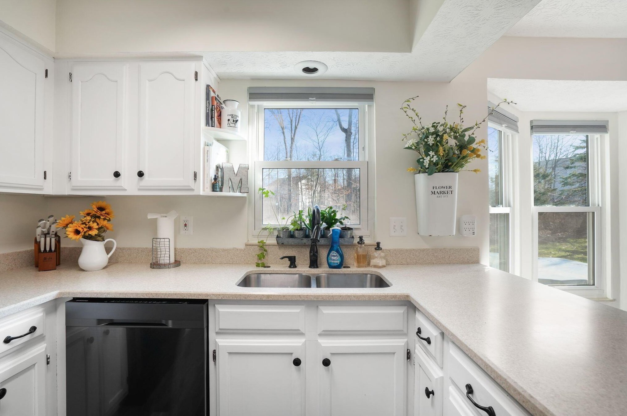 498 Helmbright Dr, Columbus OH  43230-4396 exterior