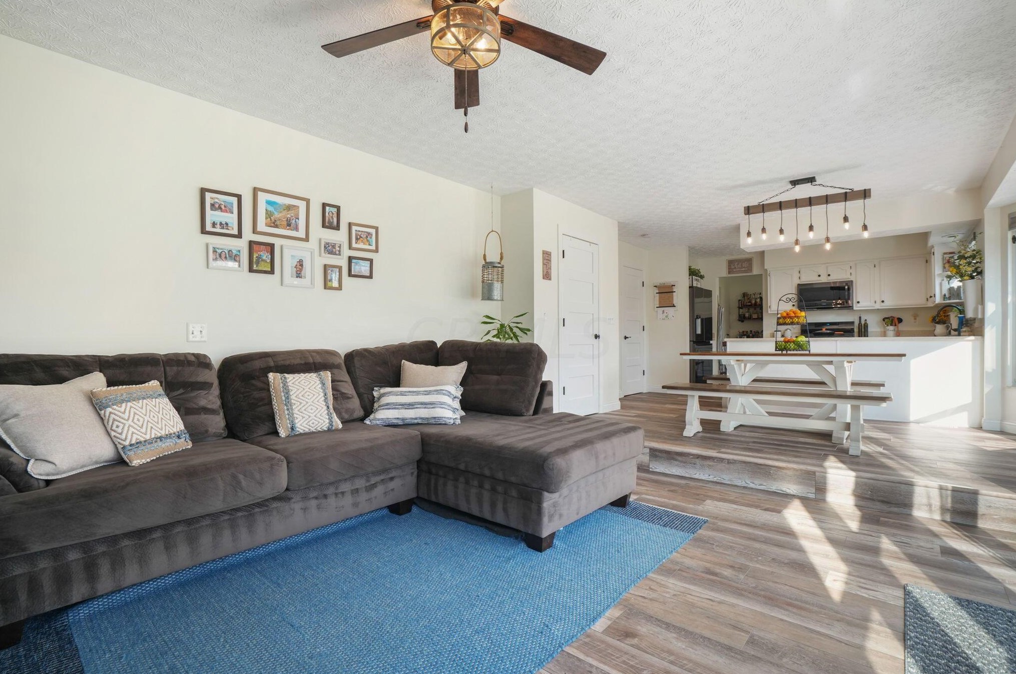 498 Helmbright Dr, Columbus OH  43230-4396 exterior