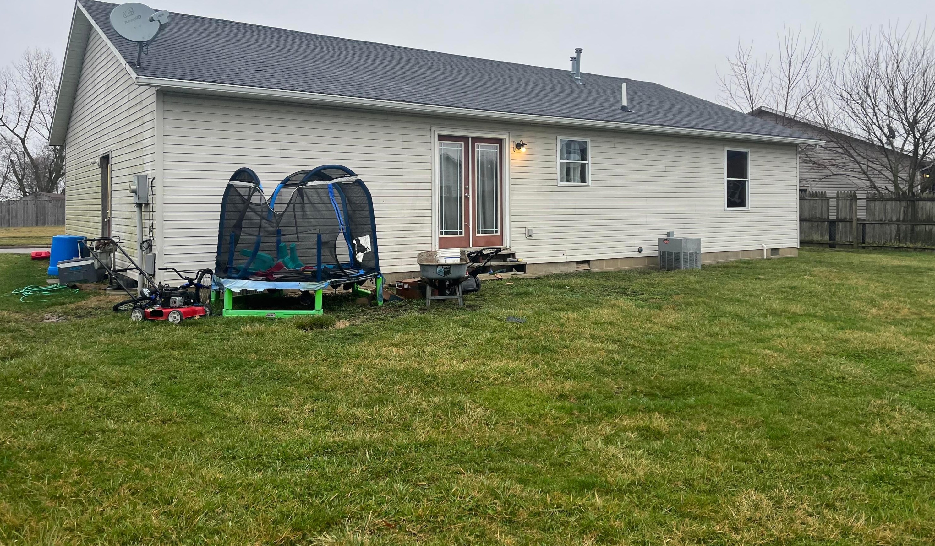 140 Mcdowell St, Bloomingburg, OH 43106-9601