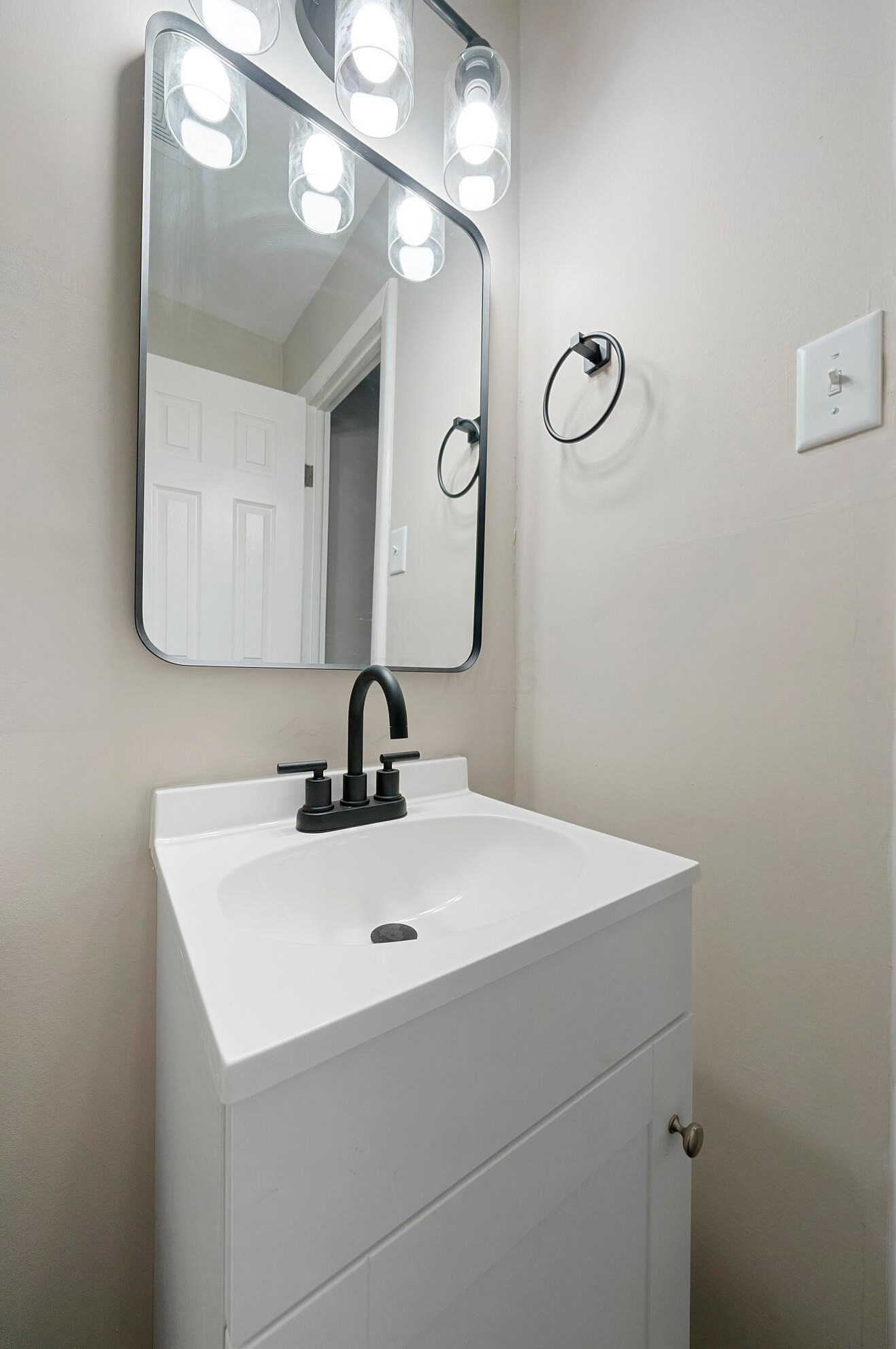 4159 Ellery Dr, Columbus OH 43227-2541 exterior