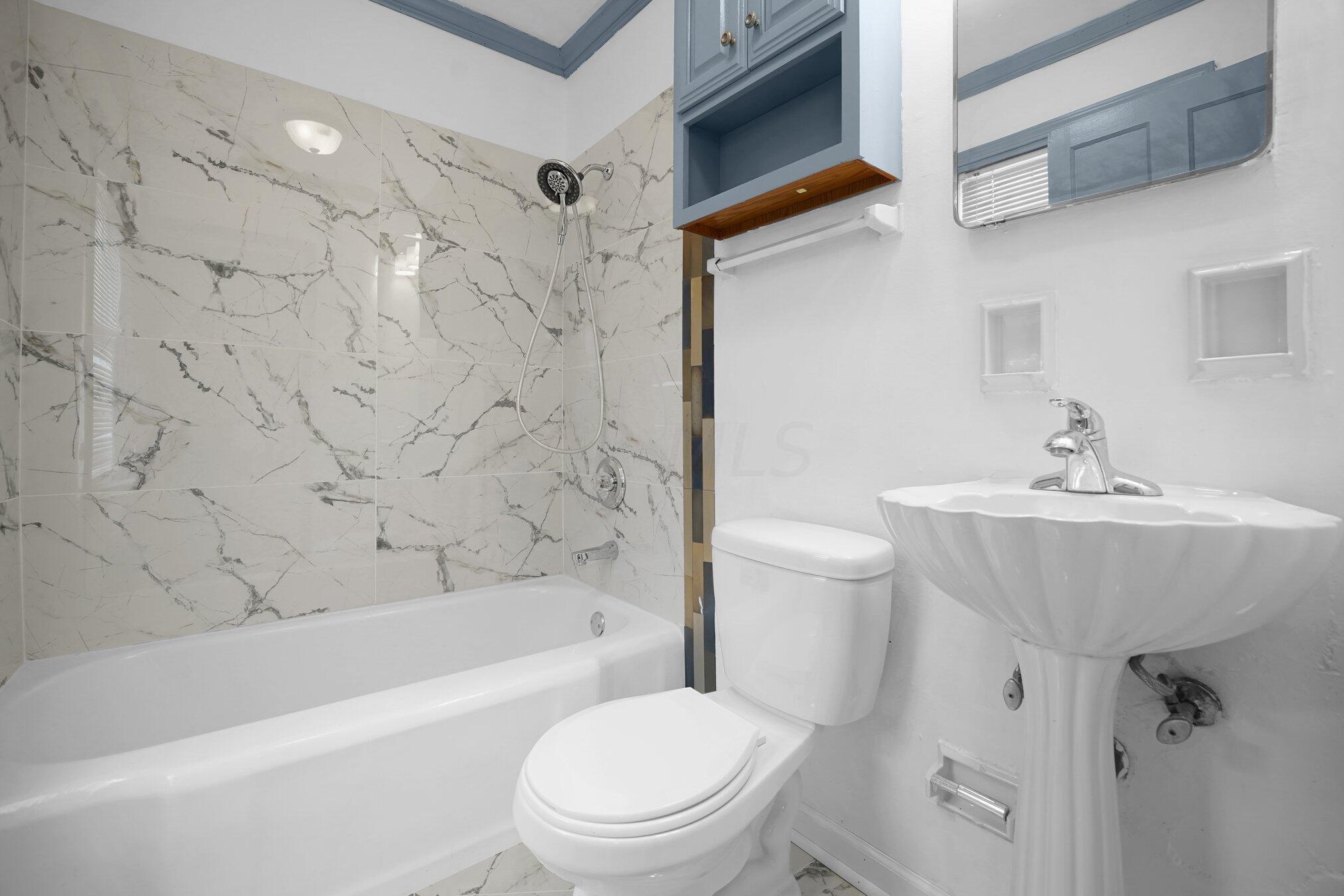 474 James Rd, Columbus OH  43230-3302 exterior