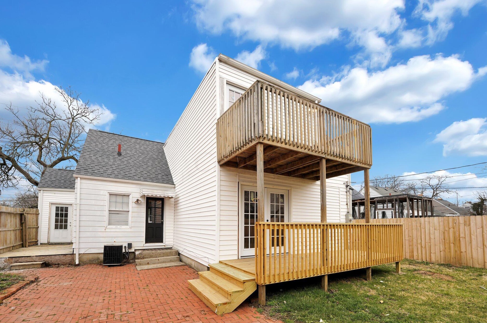 474 James Rd, Columbus OH  43230-3302 exterior