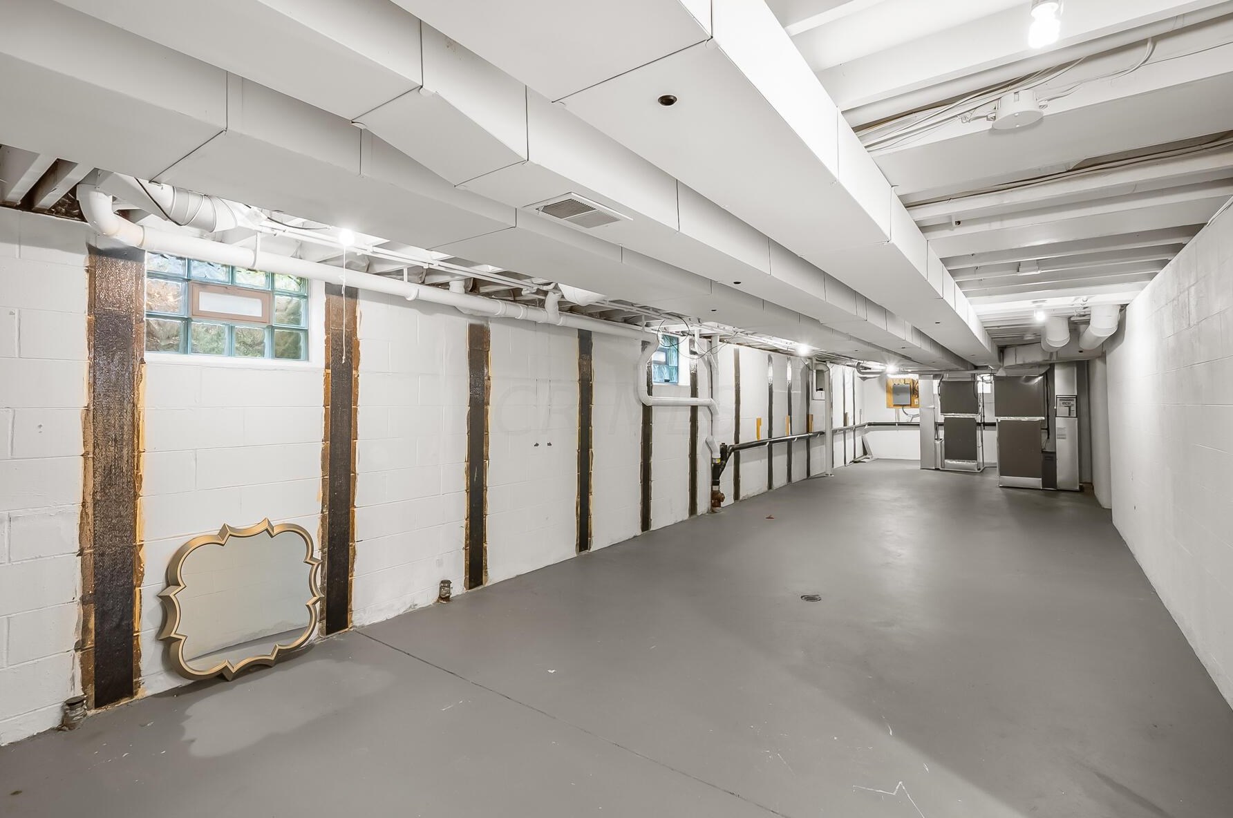 4162 Squires Ln, Columbus OH  43220-3949 exterior