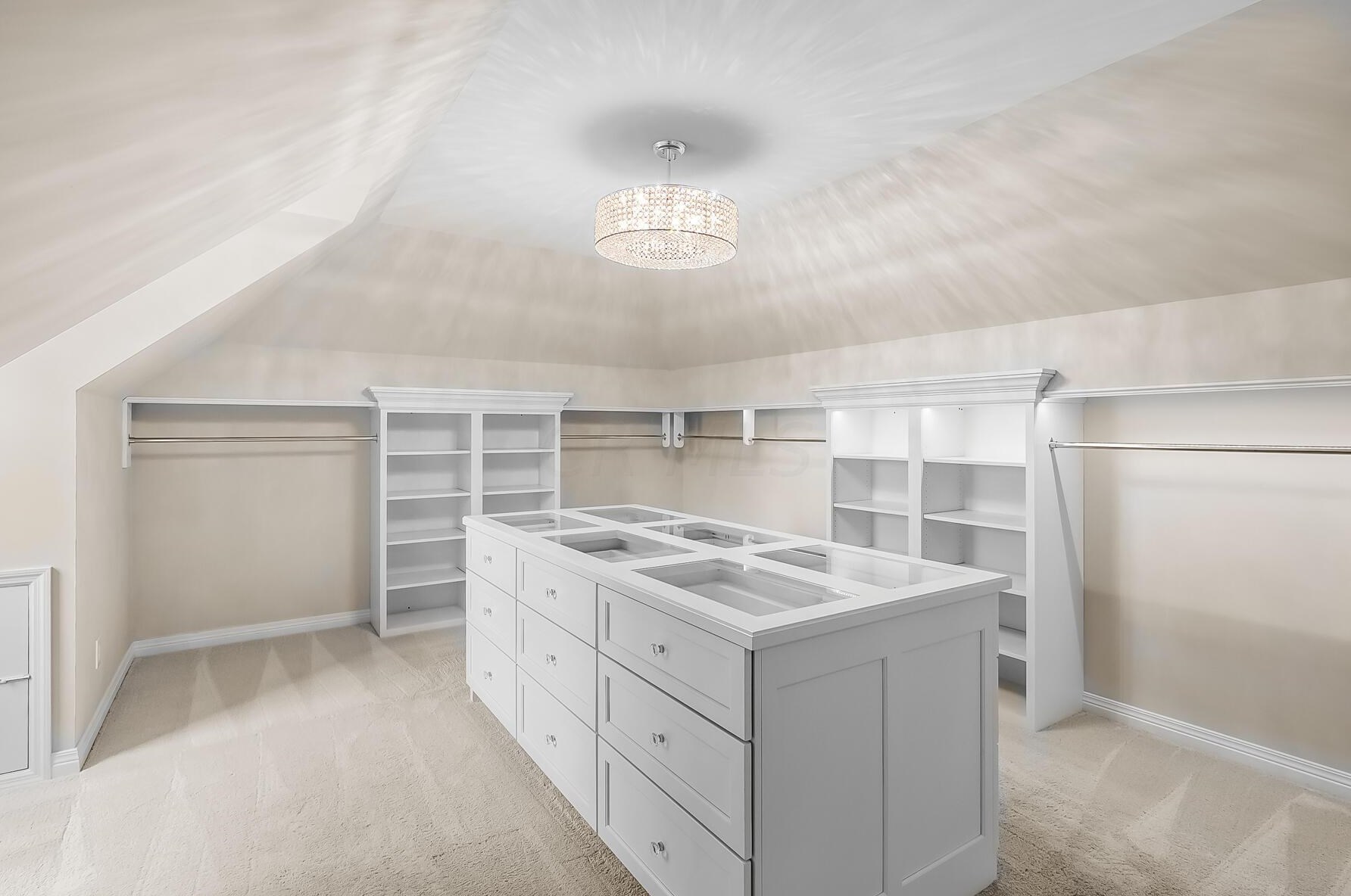 4162 Squires Ln, Columbus OH  43220-3949 exterior