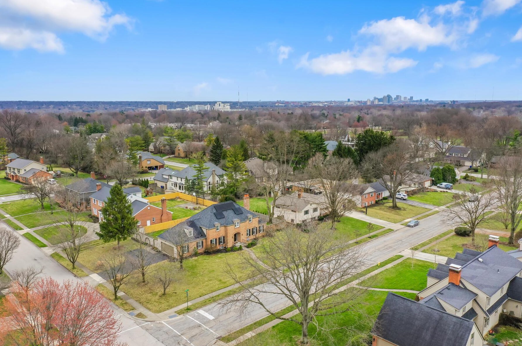 4162 Squires Ln, Columbus OH  43220-3949 exterior