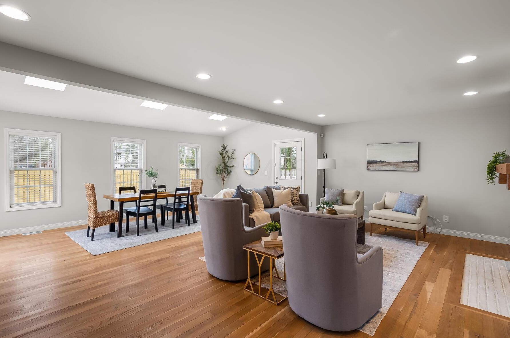 4162 Squires Ln, Columbus OH  43220-3949 exterior