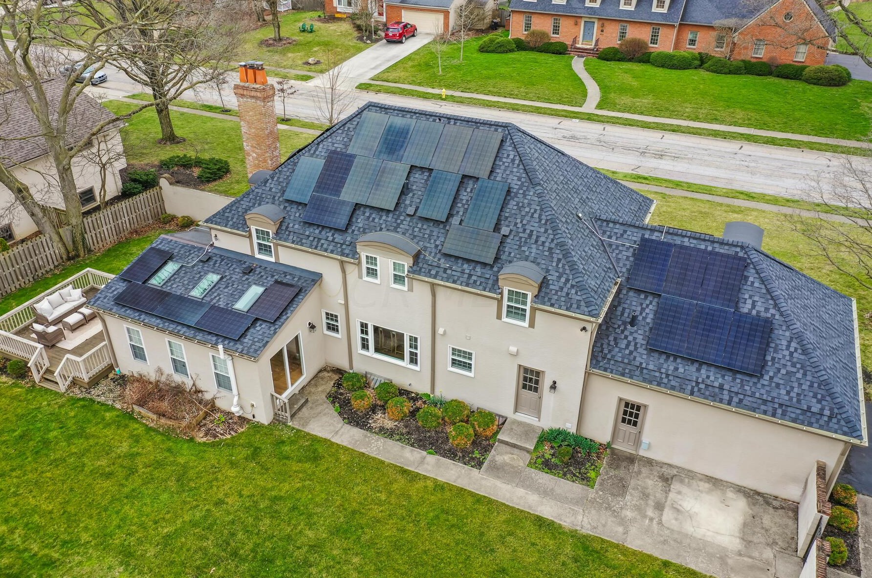 4162 Squires Ln, Columbus OH  43220-3949 exterior