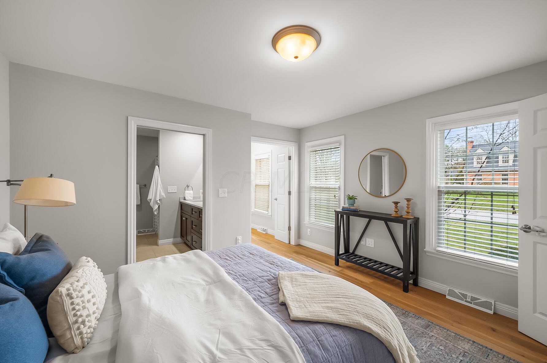 4162 Squires Ln, Columbus OH  43220-3949 exterior