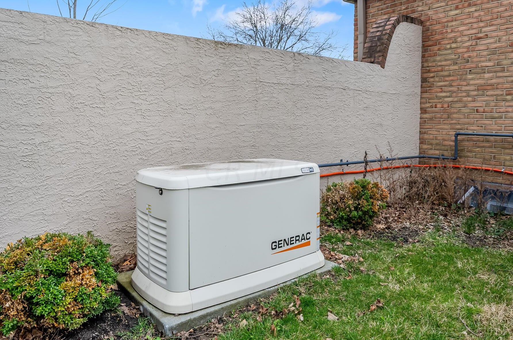 4162 Squires Ln, Columbus OH  43220-3949 exterior