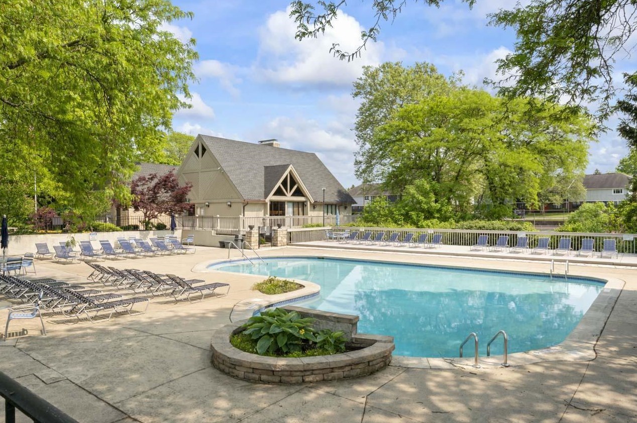 600 Olde Towne Ave, Columbus OH  43214-1955 exterior