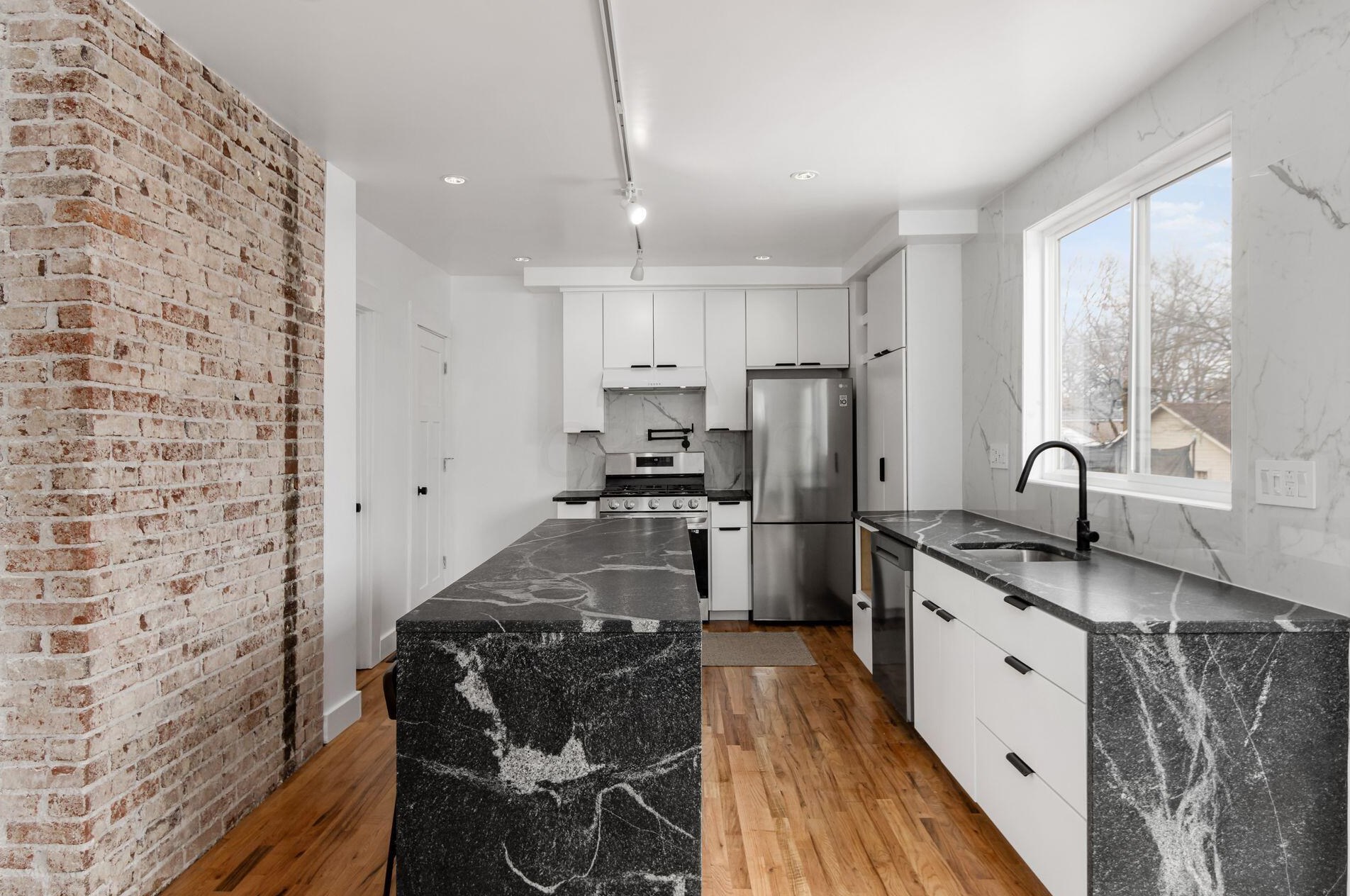 2871 Findley Ave, Columbus OH  43202-2319 exterior