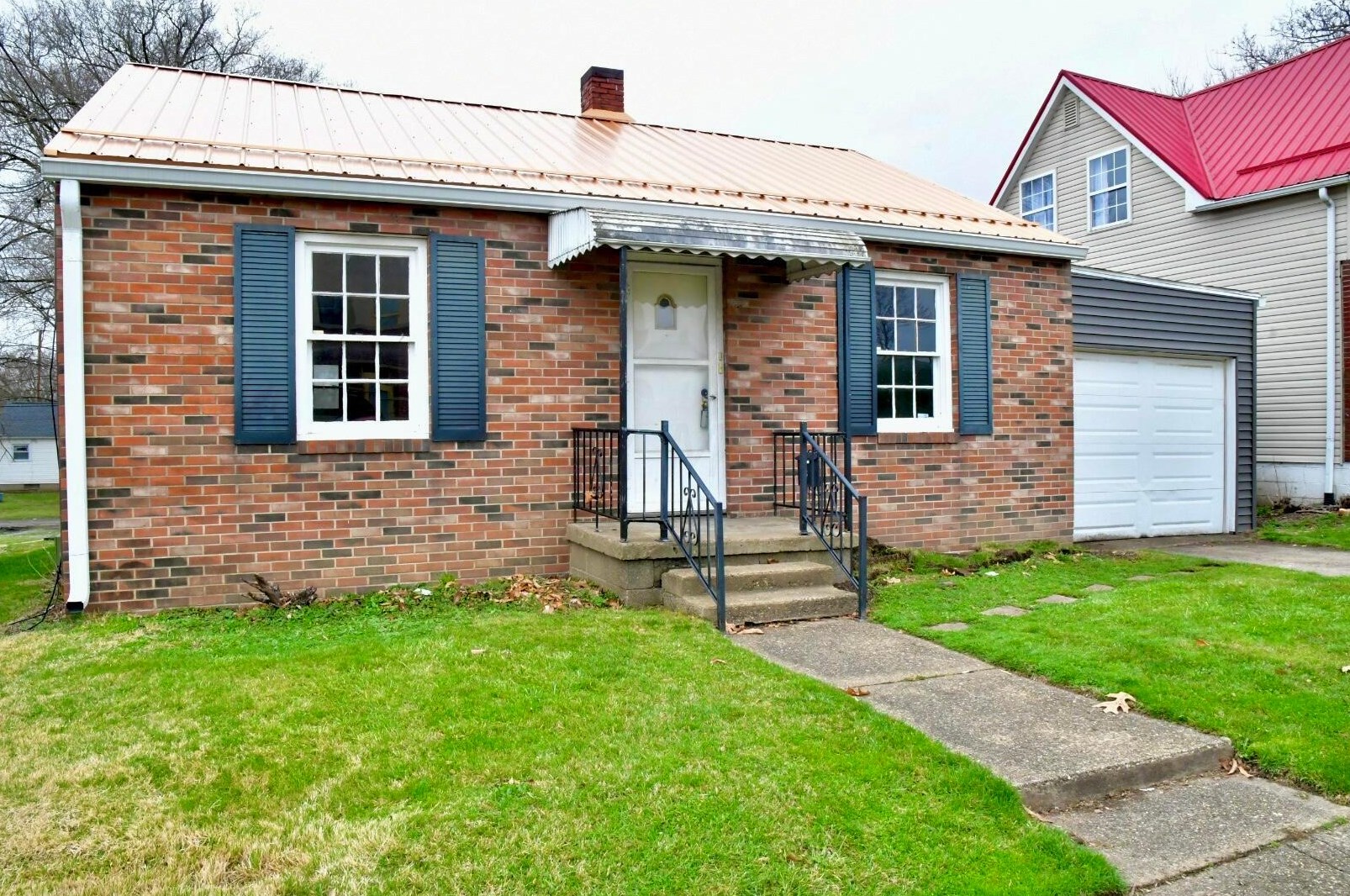 1061 Pine St, Zanesville, OH 43701