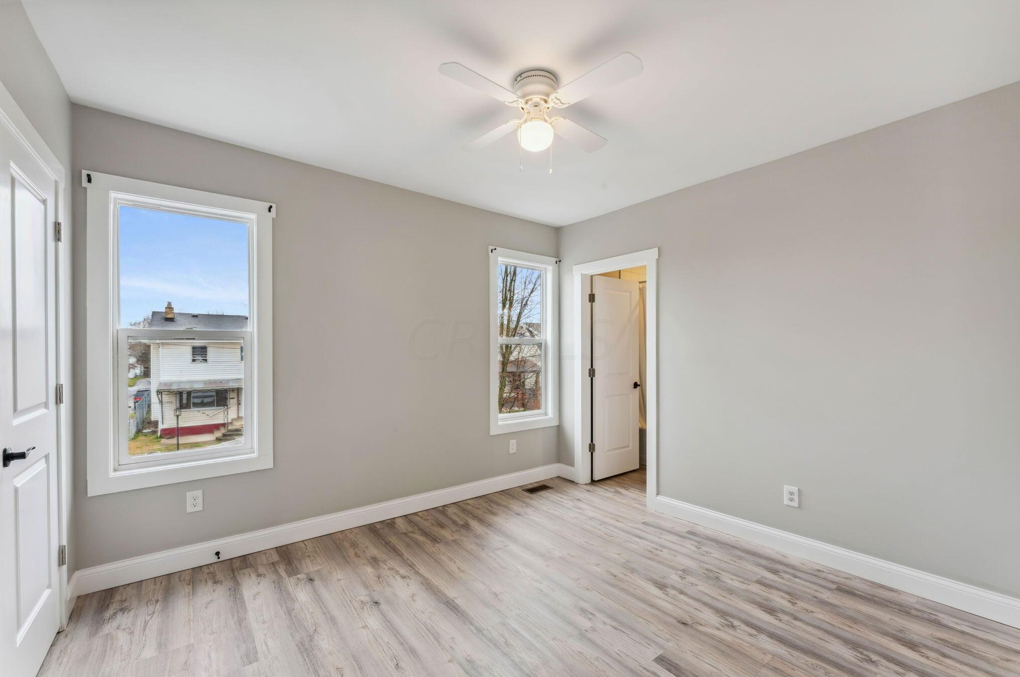 240 Oakley Ave, Columbus OH  43204-3219 exterior