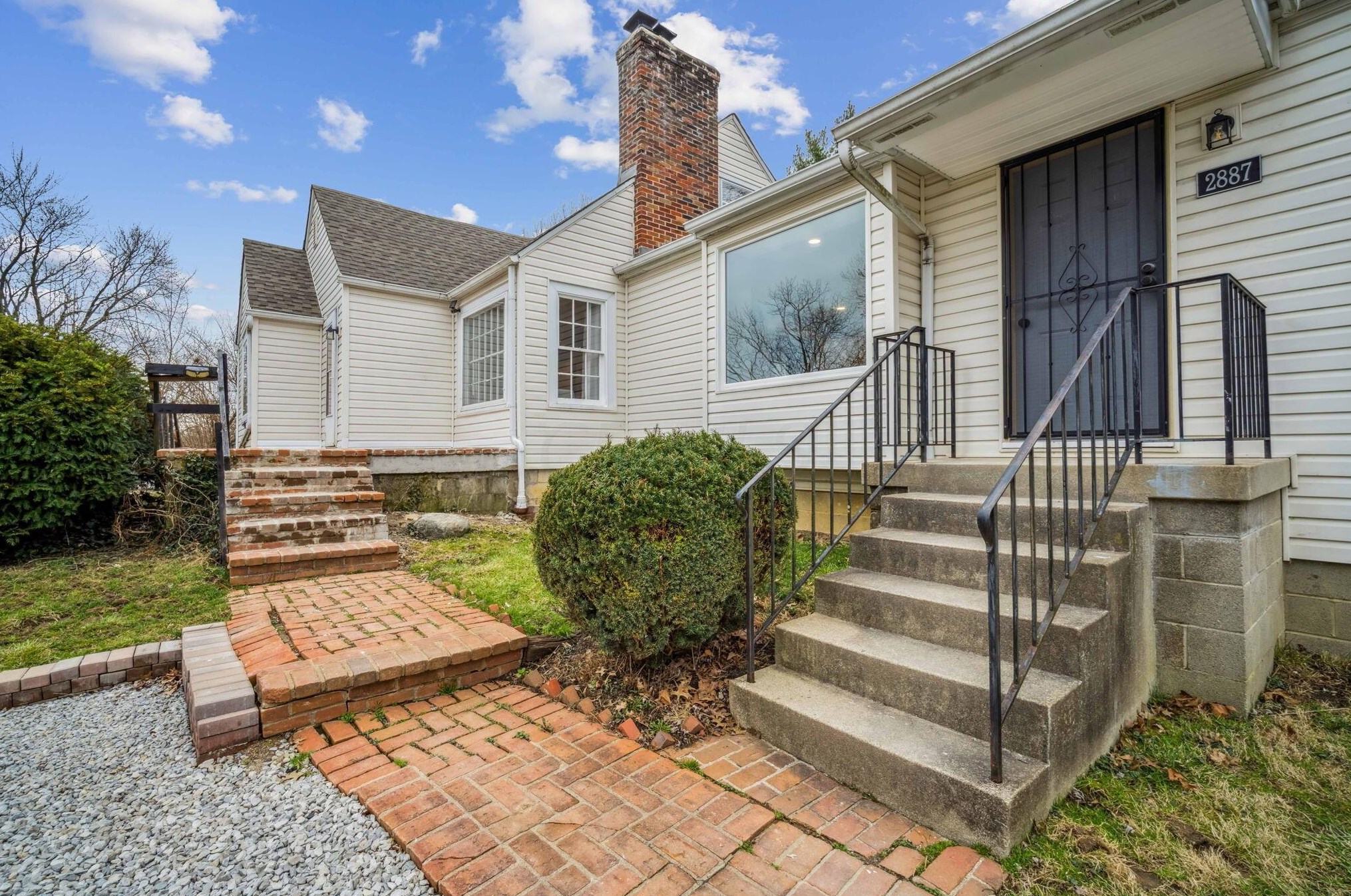 2887 Alwine Rd, Columbus, OH 43224-1772