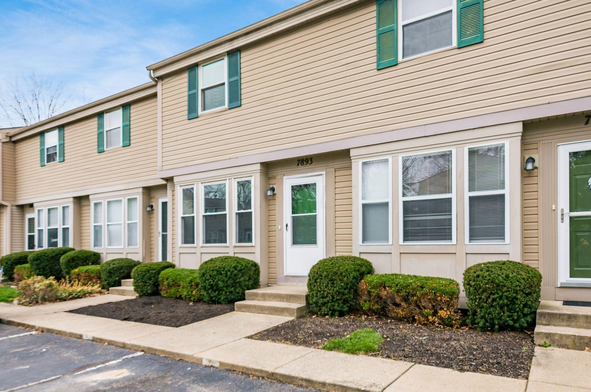 7893 Barkwood Dr #19e, Sharon Township, OH 43085