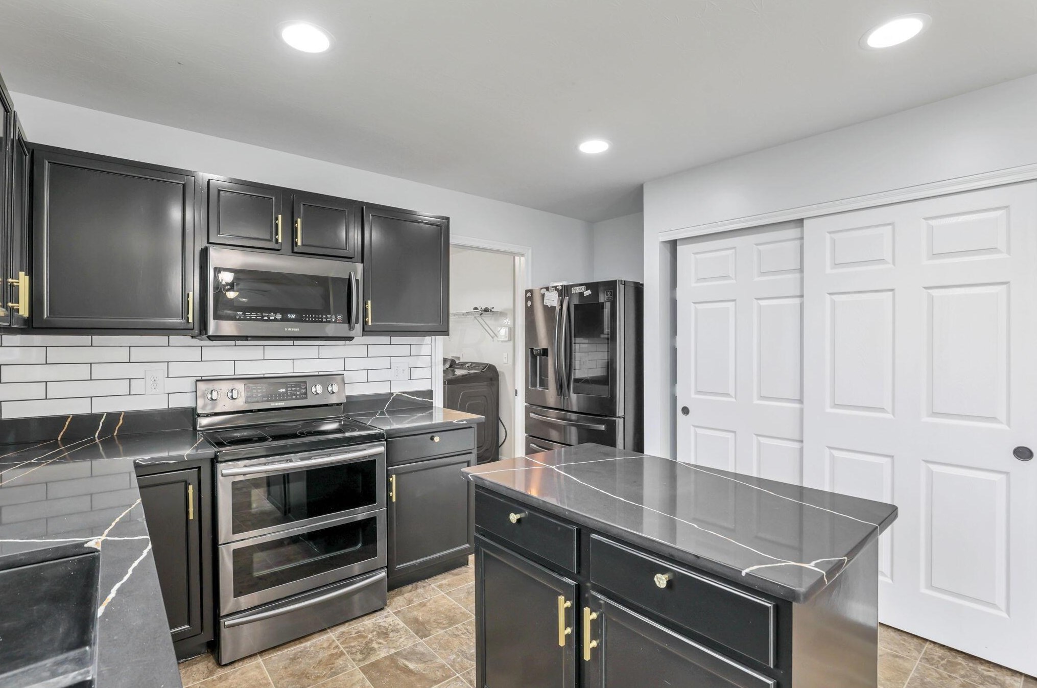 1571 Morrison Farms Dr, Blacklick OH  43004-9091 exterior