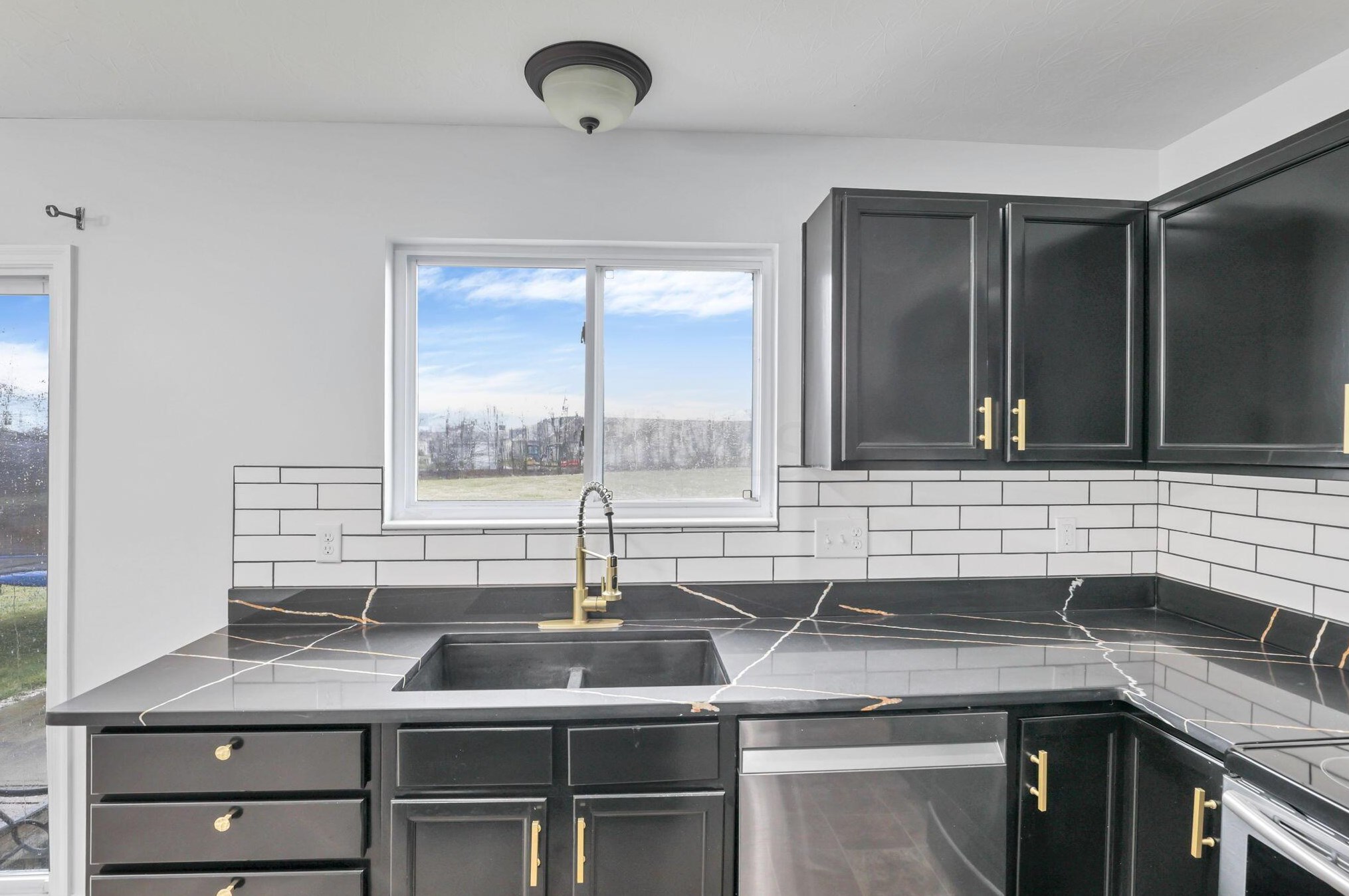 1571 Morrison Farms Dr, Blacklick OH  43004-9091 exterior