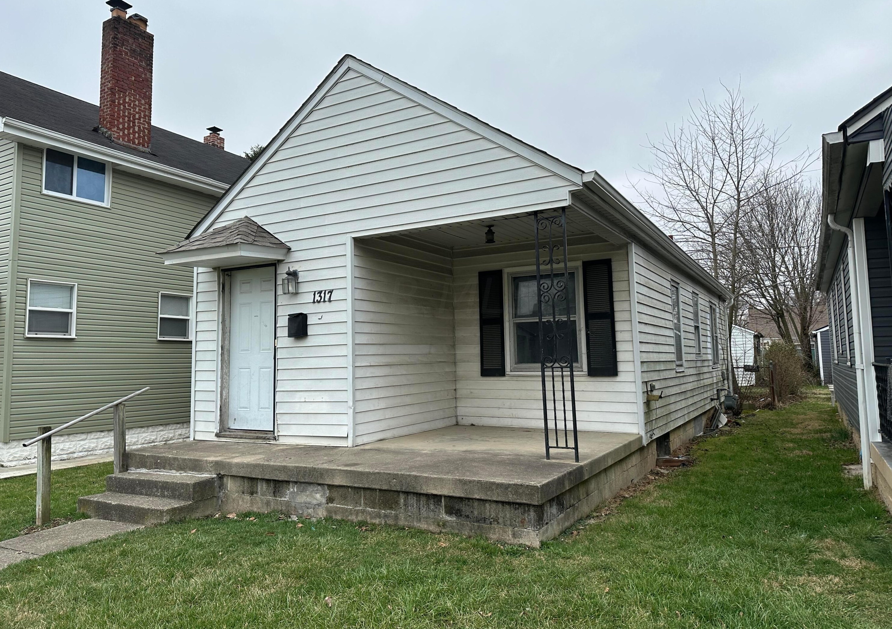 1317 Lockbourne Rd, Columbus, OH 43206-3242