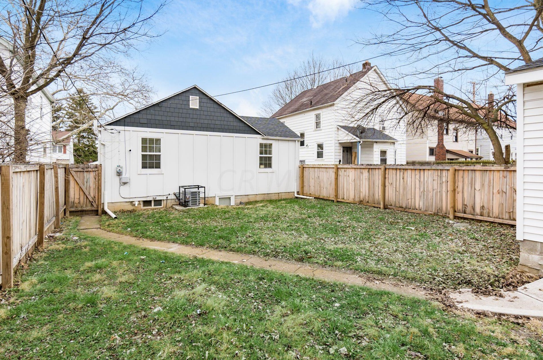 1095 Kelton Ave, Columbus OH 43206-1725 exterior