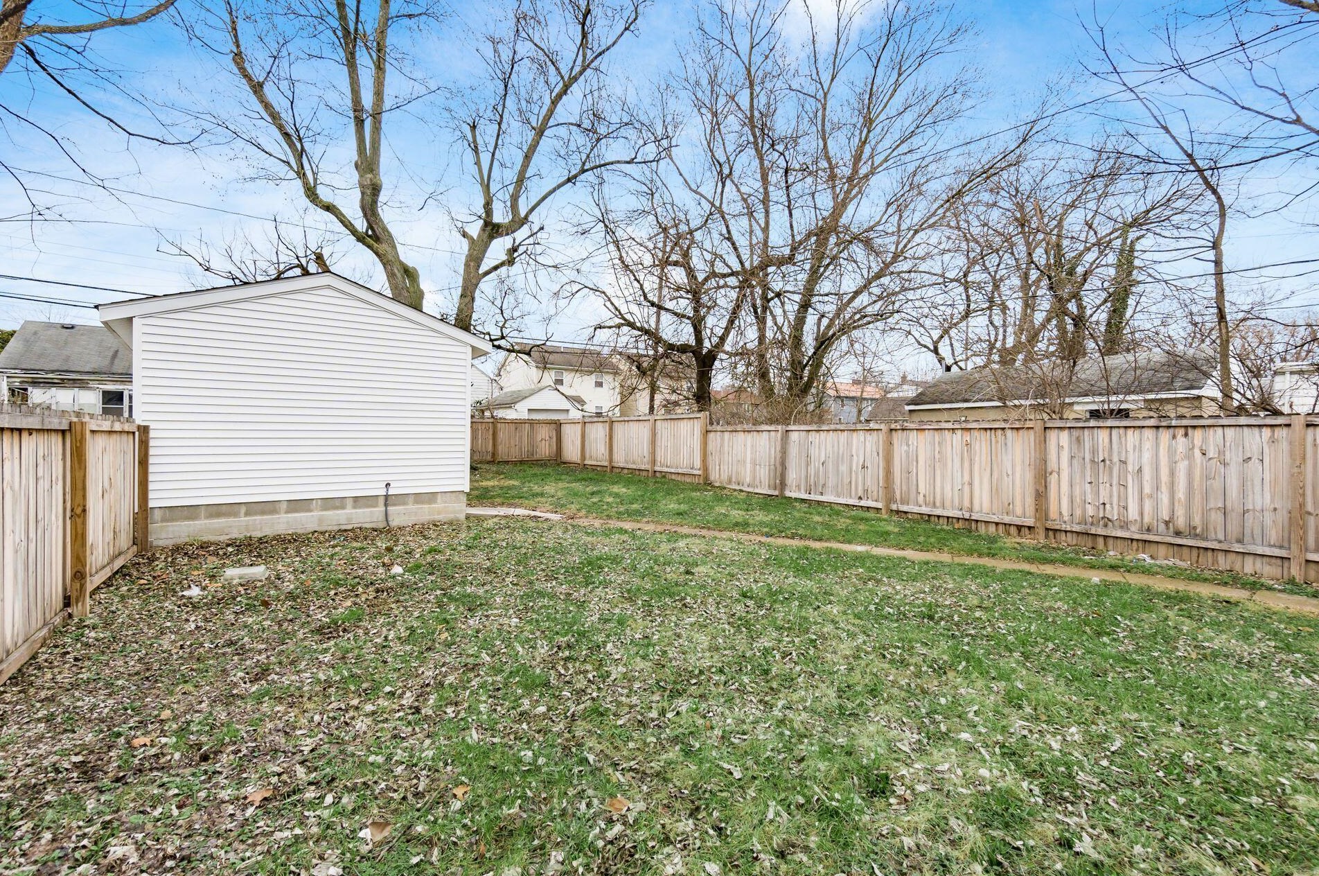 1095 Kelton Ave, Columbus OH 43206-1725 exterior