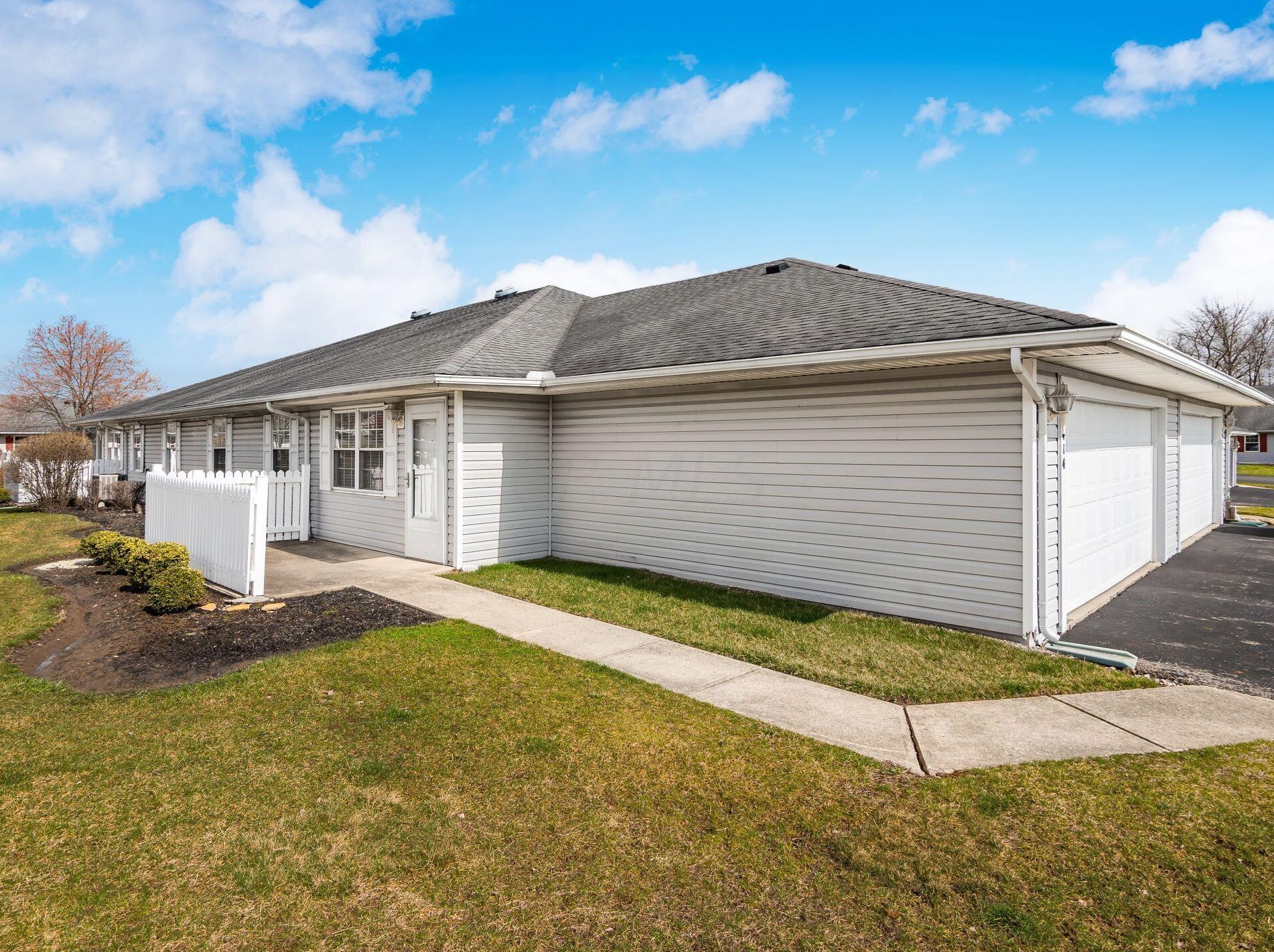 4414 Hammerton Dr, Columbus, OH 43228-6409