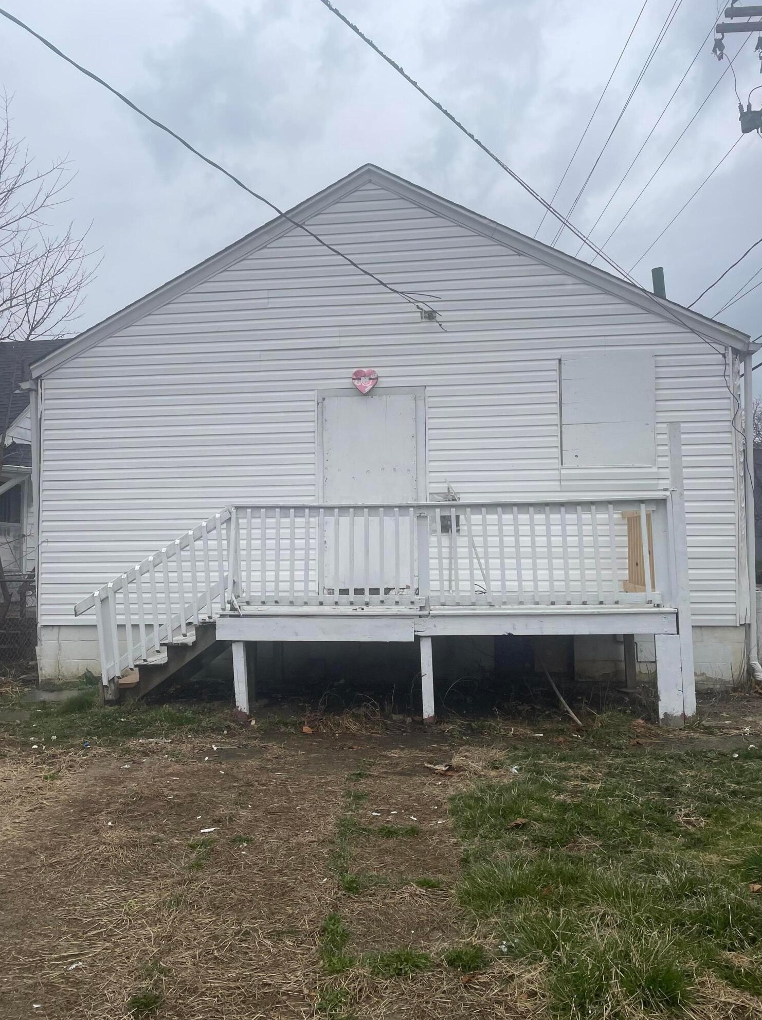 572 Hague Ave, Columbus, OH 43204-1419