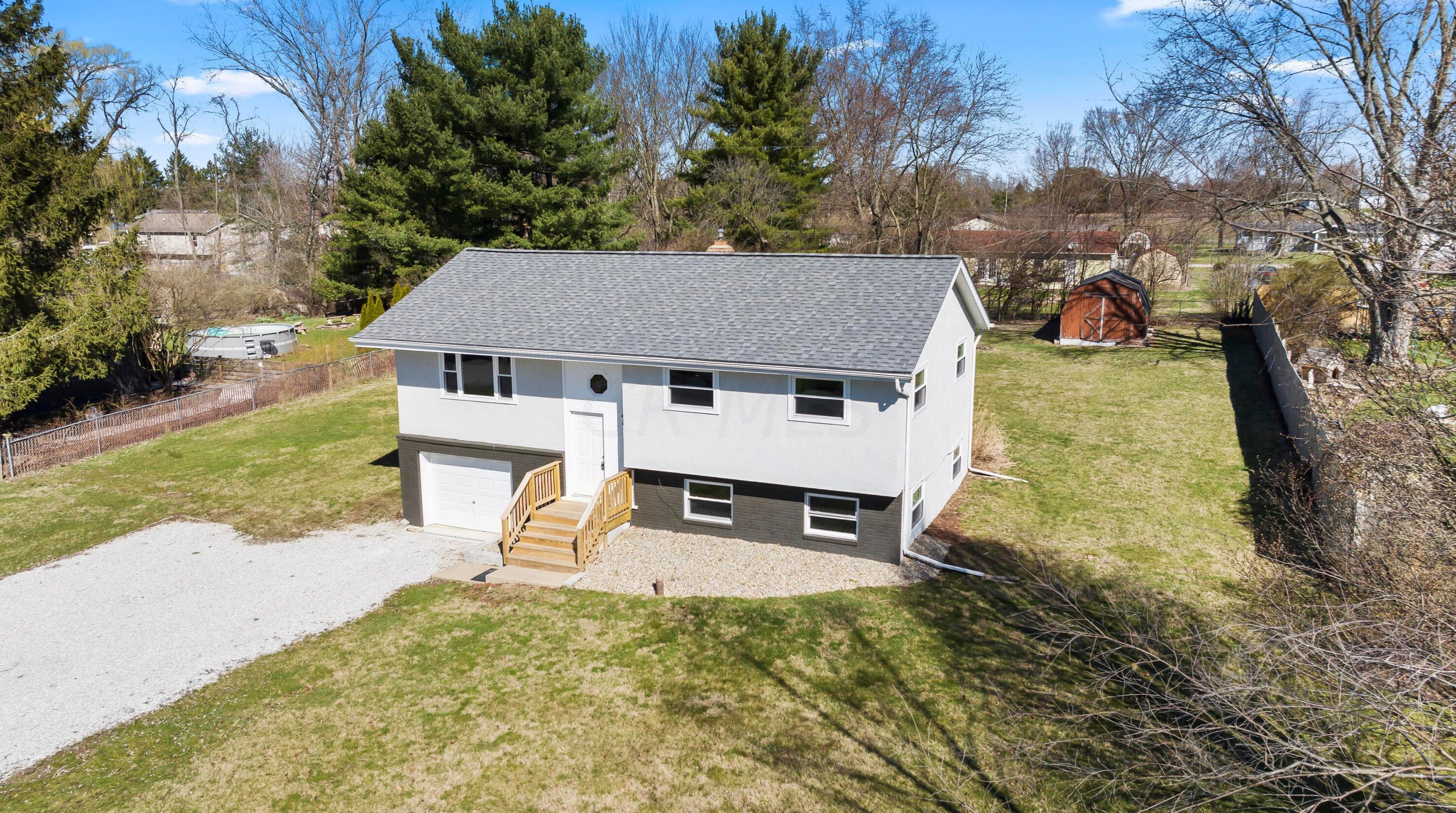 96 Christy Lee Dr Sw, Pataskala, OH 43062