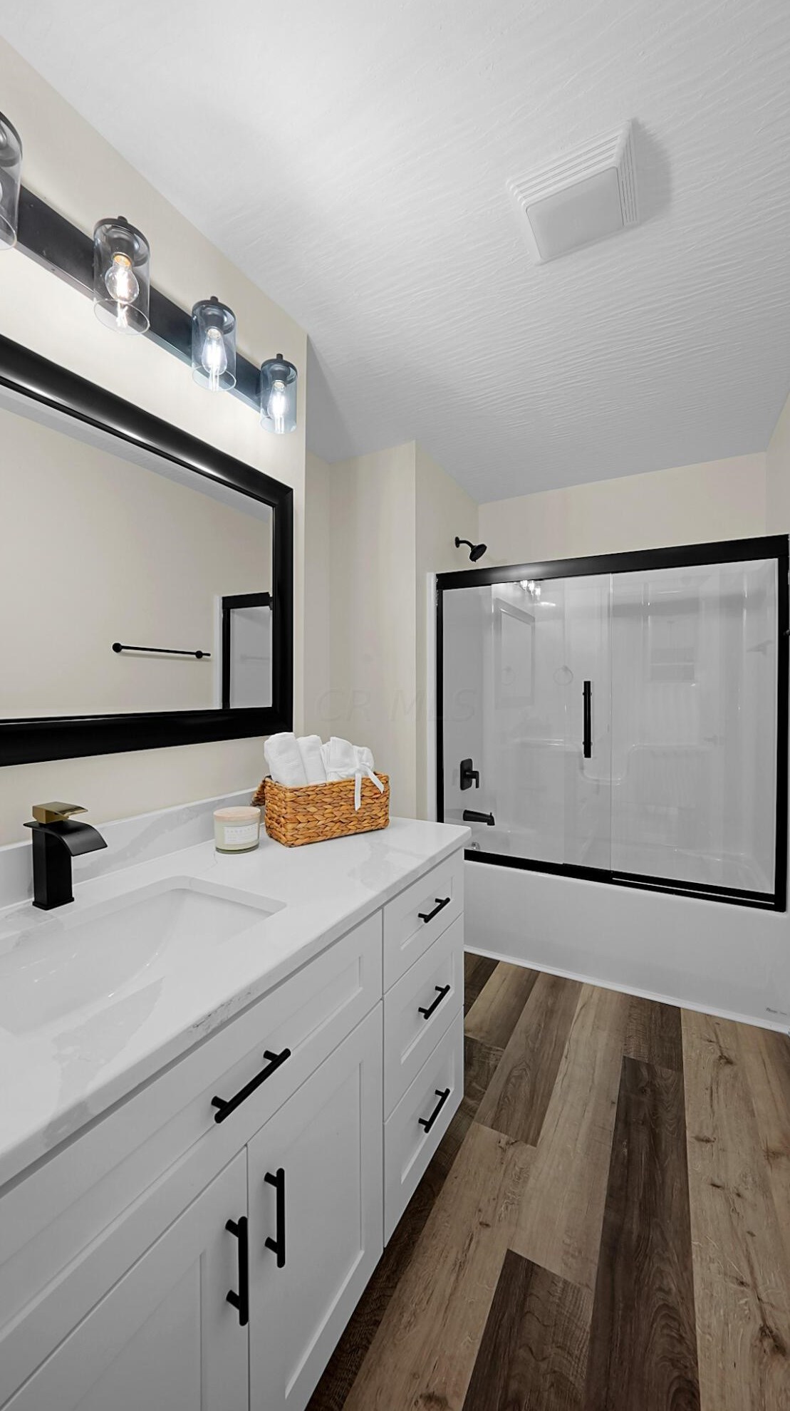 46 Inah Ave, Columbus OH 43228-2679 exterior