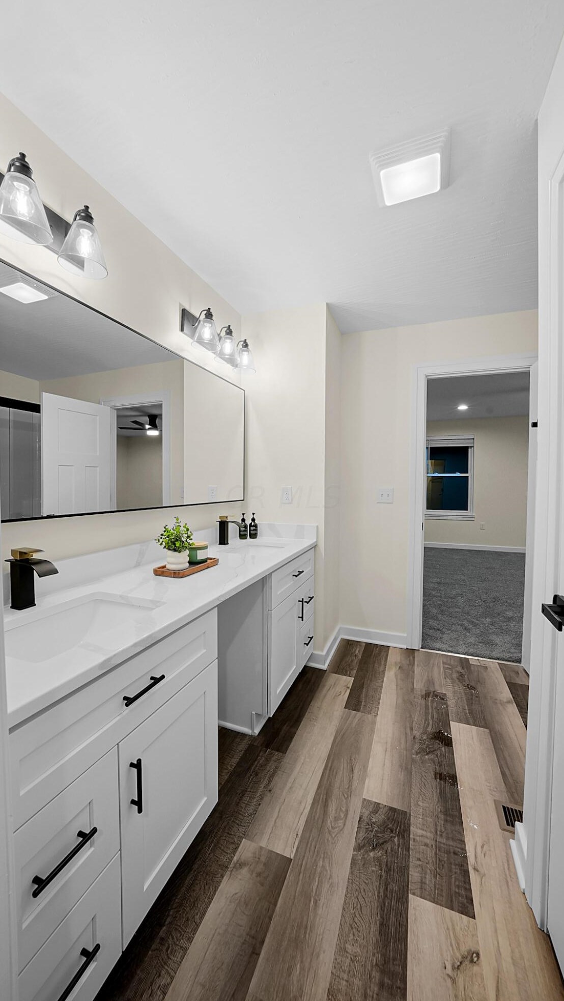 46 Inah Ave, Columbus OH 43228-2679 exterior