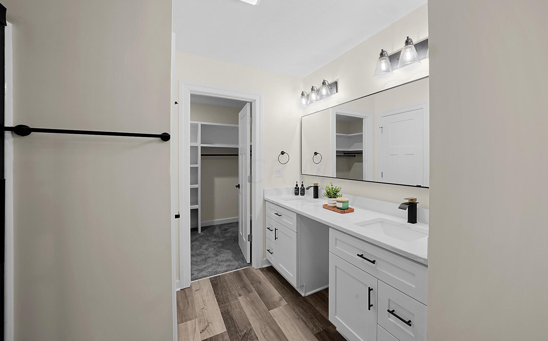 46 Inah Ave, Columbus OH 43228-2679 exterior