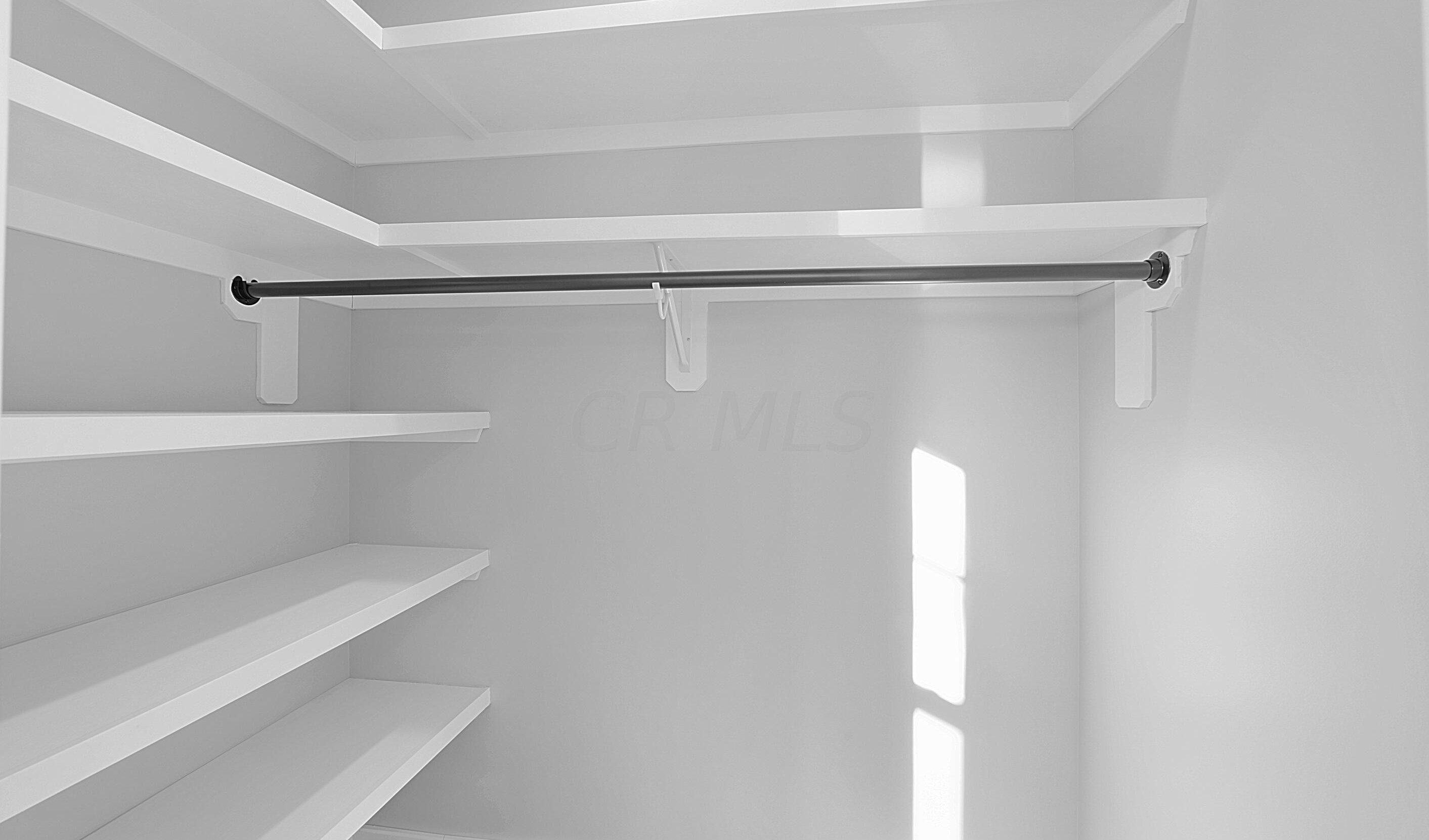 76 Inah Ave, Columbus OH 43228-2679 exterior