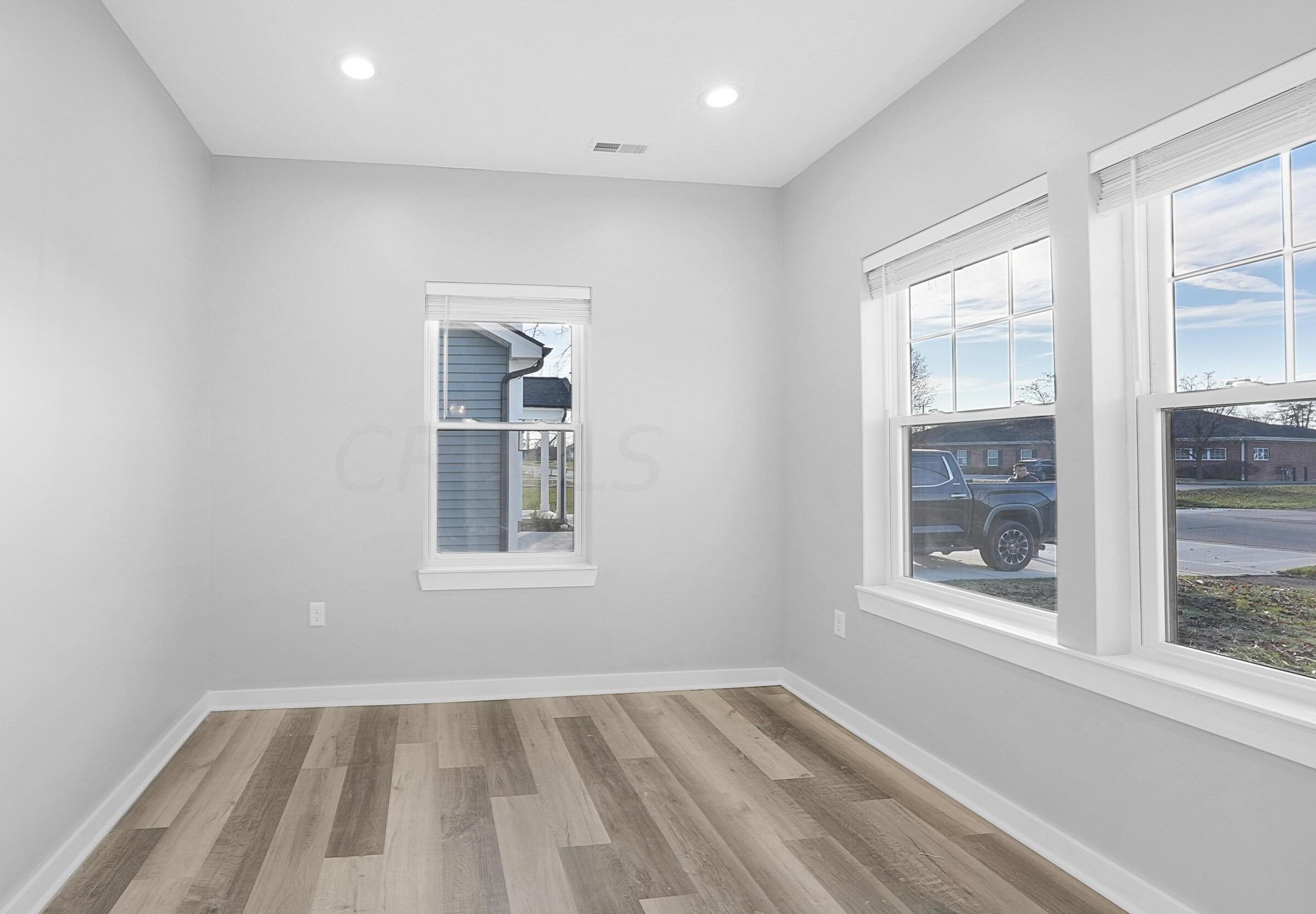 76 Inah Ave, Columbus OH 43228-2679 exterior