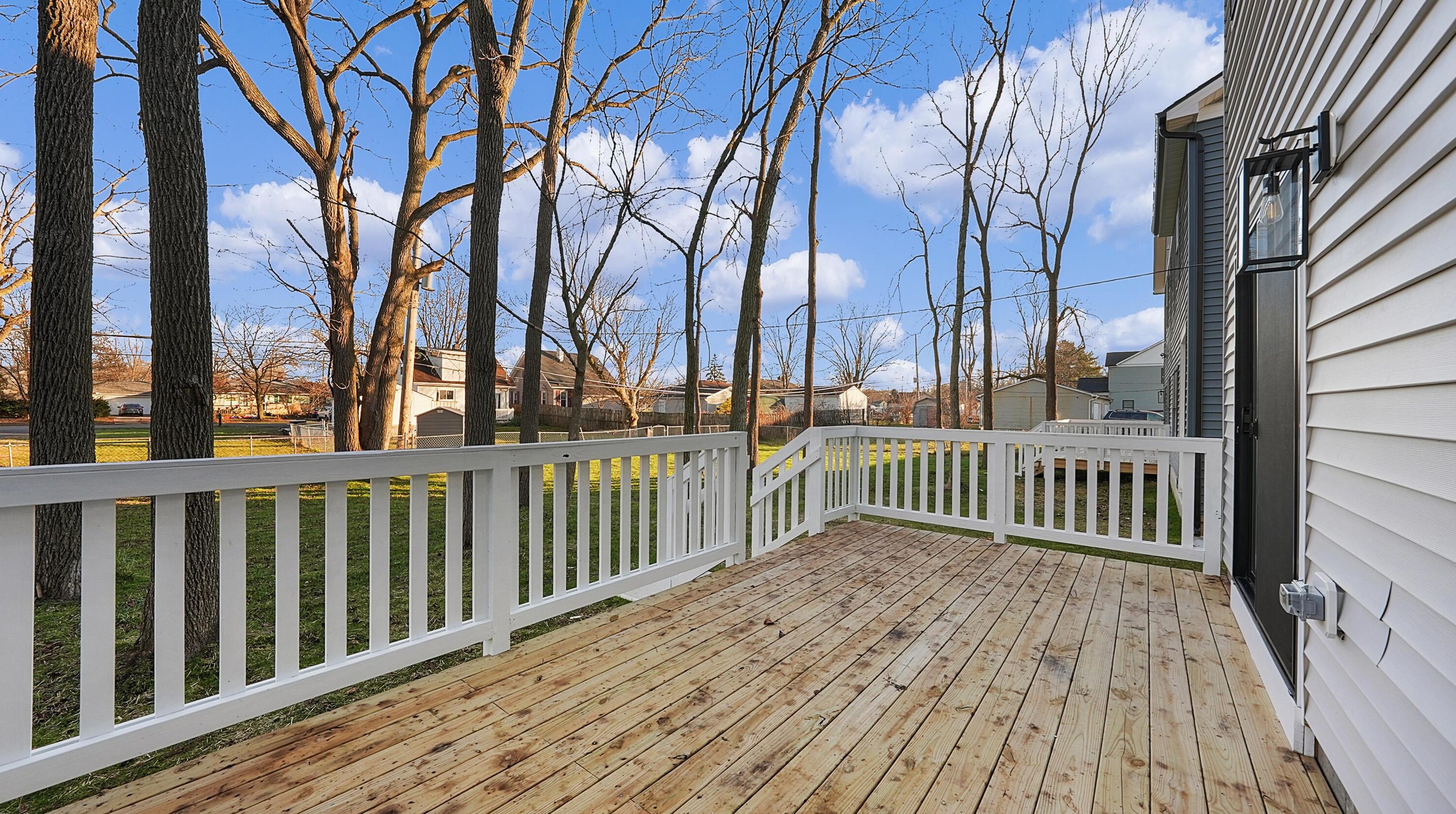 76 Inah Ave, Columbus OH 43228-2679 exterior