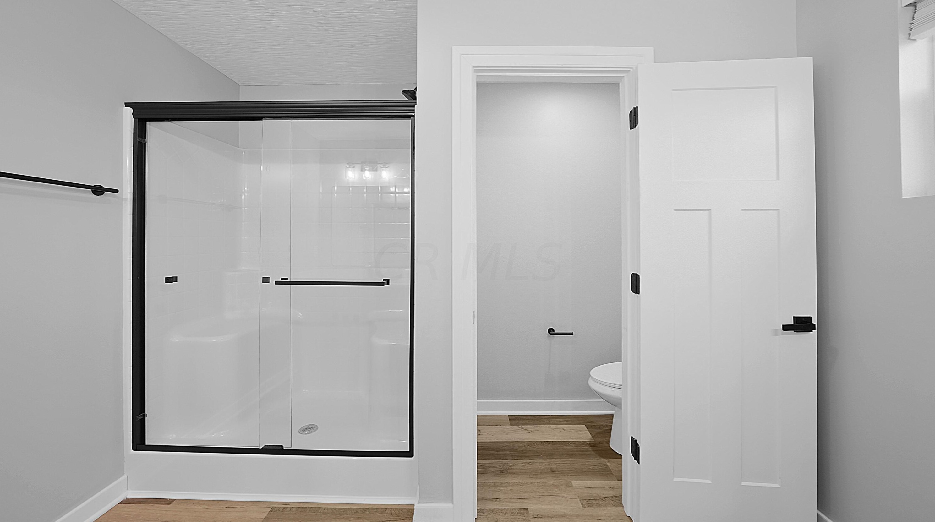 76 Inah Ave, Columbus OH 43228-2679 exterior