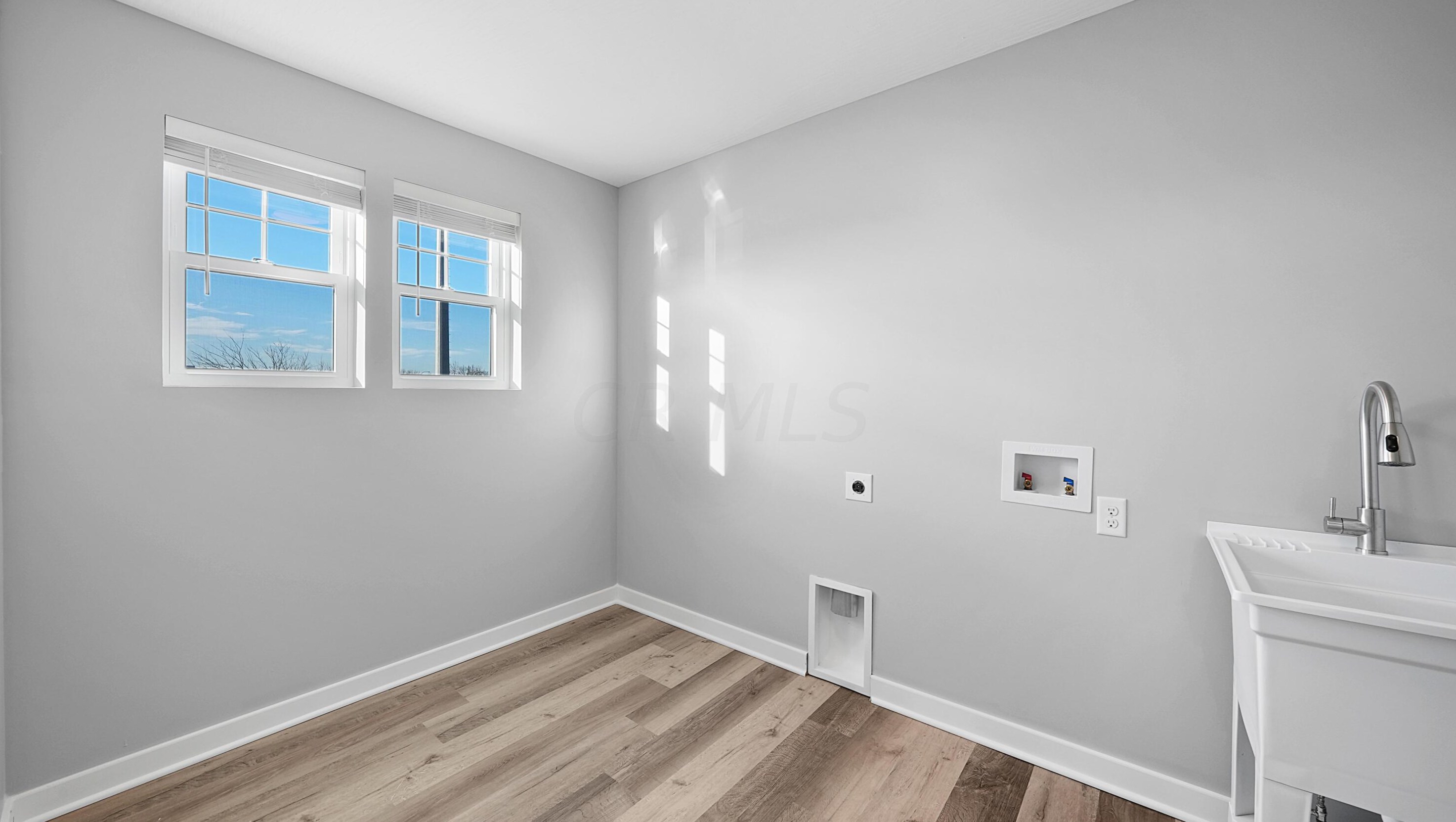 76 Inah Ave, Columbus OH 43228-2679 exterior