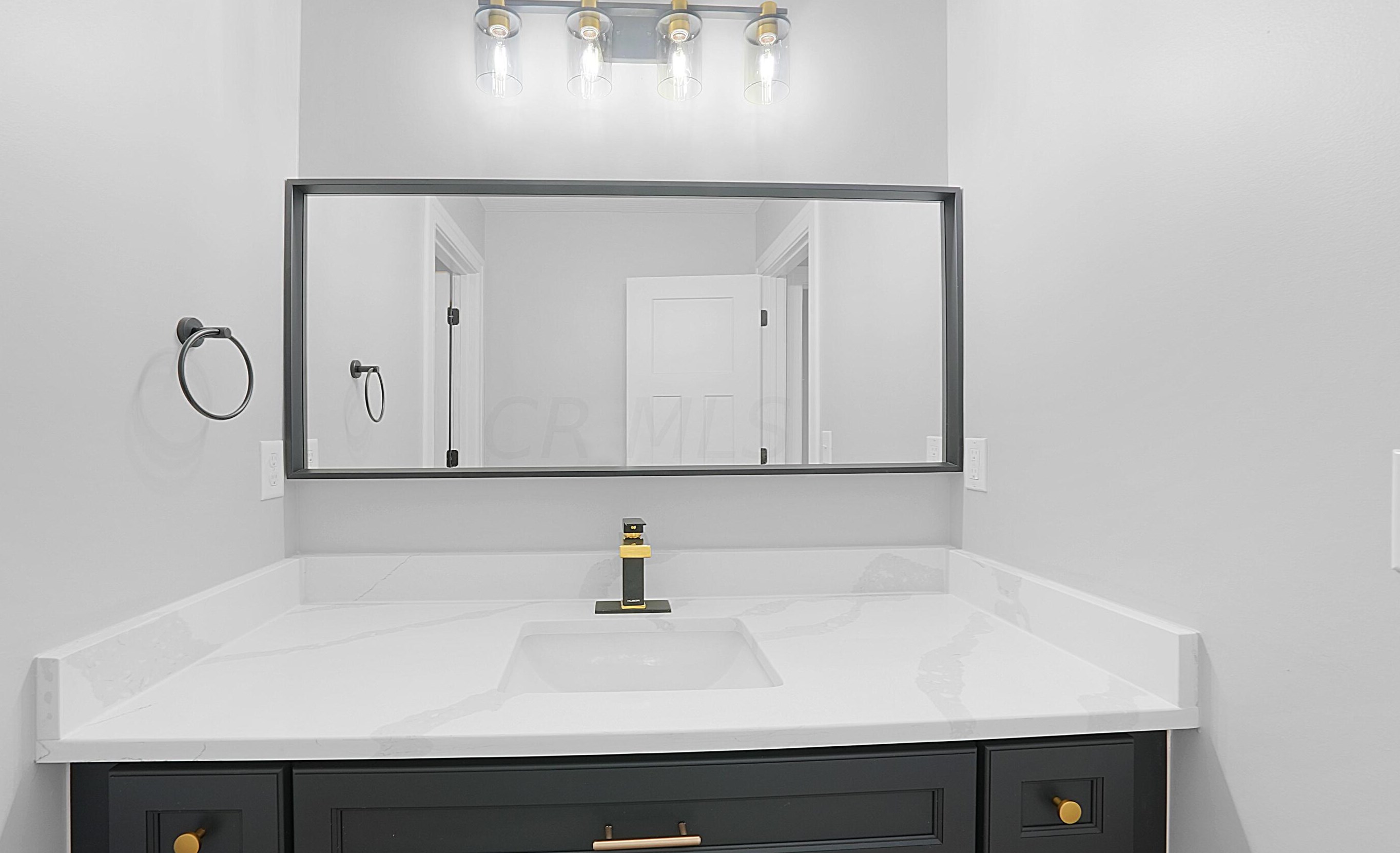 76 Inah Ave, Columbus OH 43228-2679 exterior