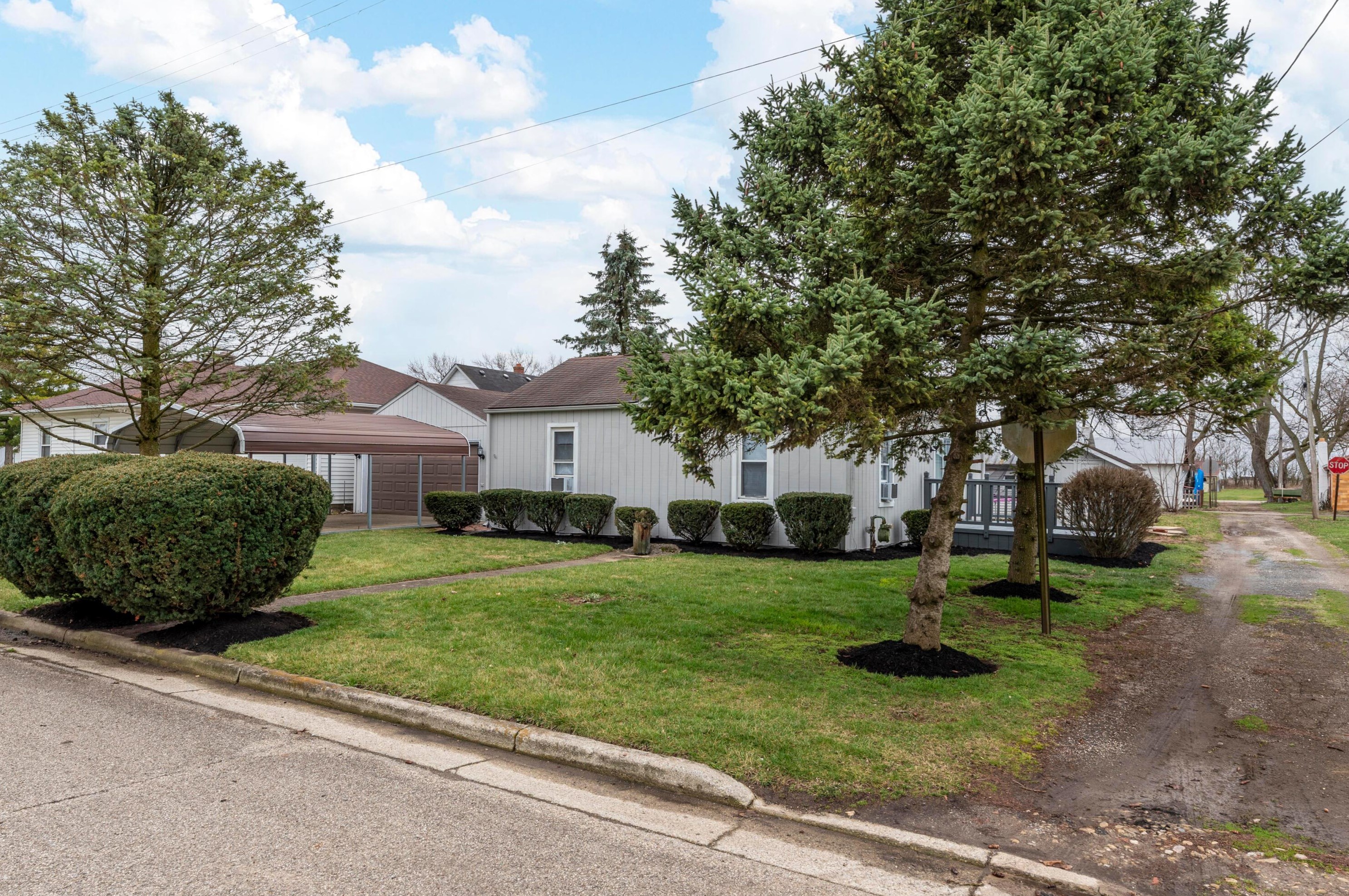 187 Madison St, Mount Sterling OH  43143-1020 exterior