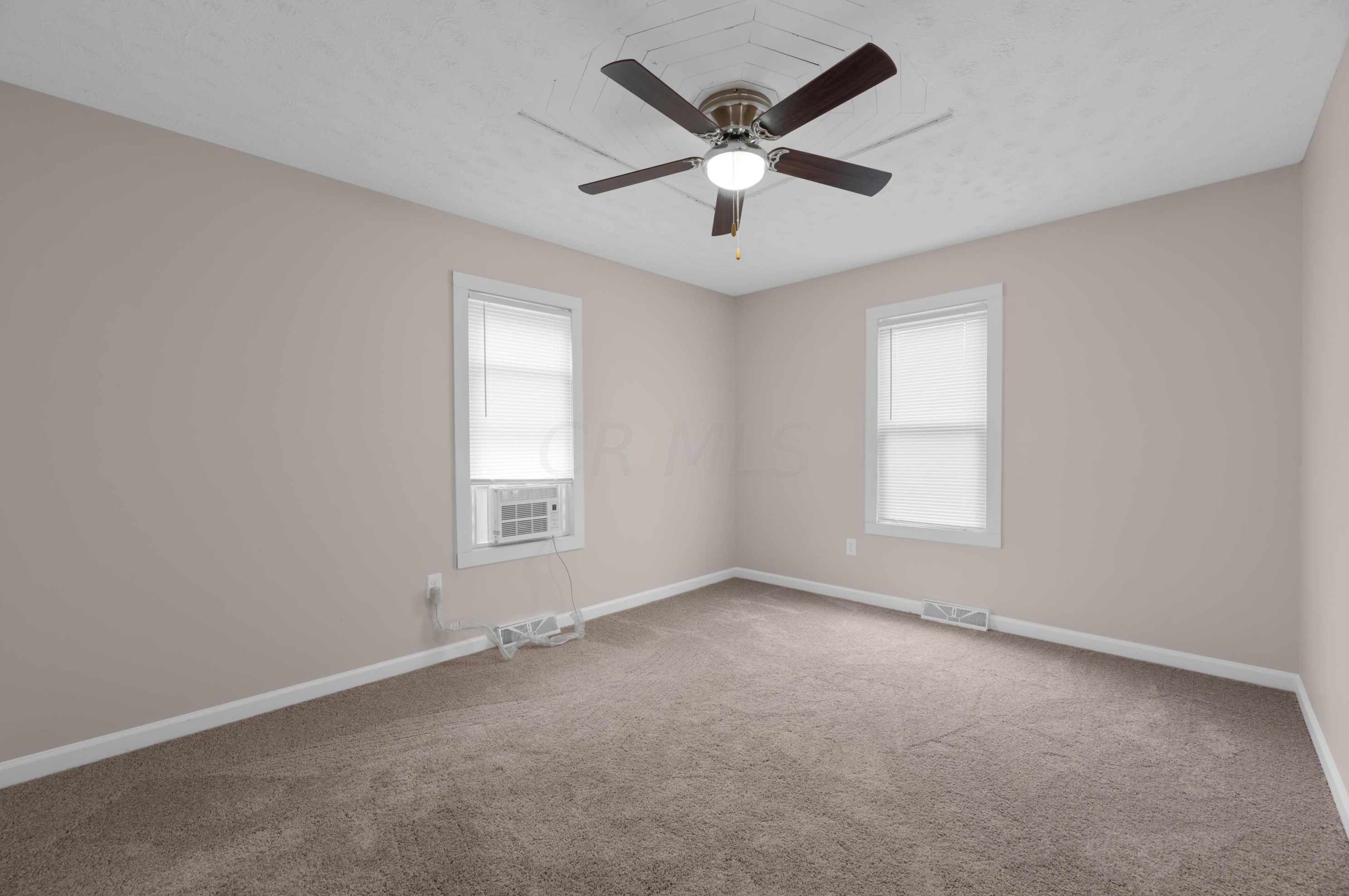 187 Madison St, Mount Sterling OH  43143-1020 exterior