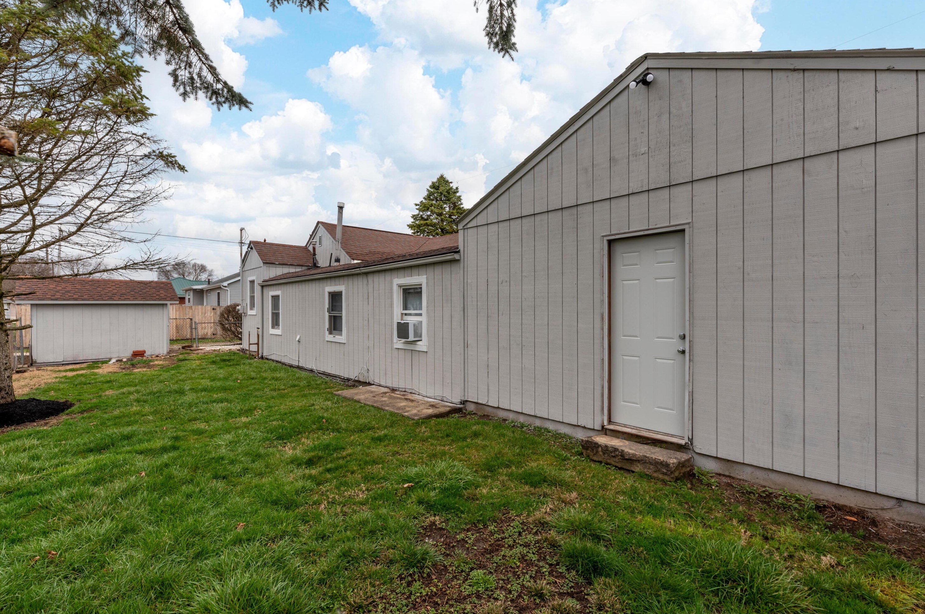 187 Madison St, Mount Sterling OH  43143-1020 exterior
