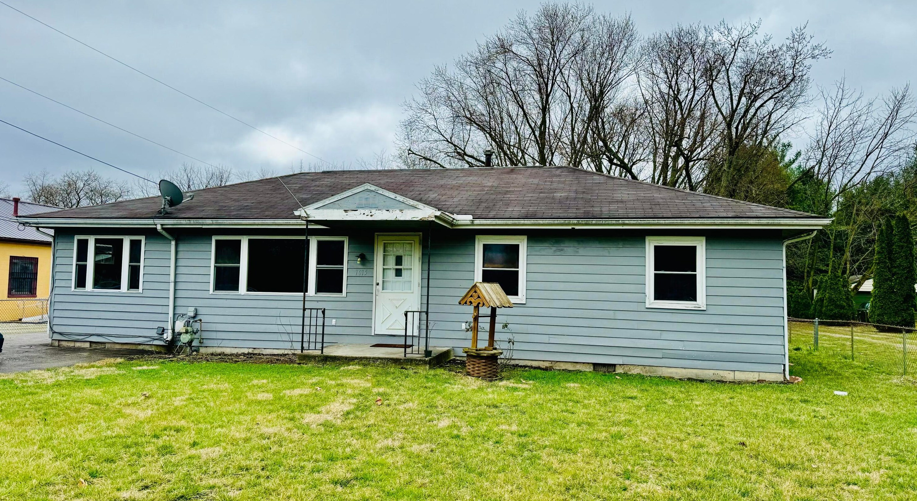1015 Hart Rd, Columbus, OH 43223-3830