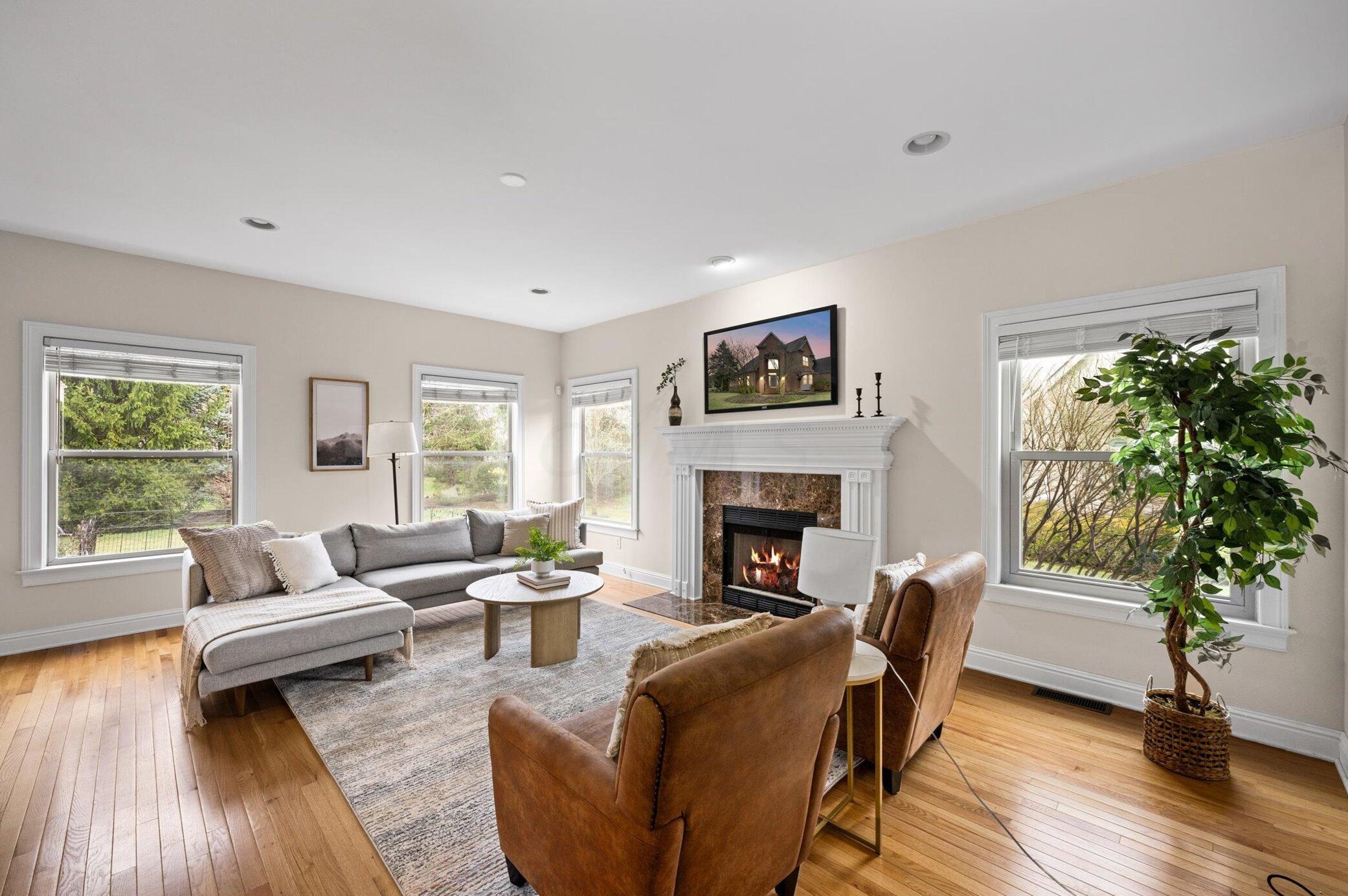 8244 Campden Lakes Blvd, Dublin OH  43016-8252 exterior