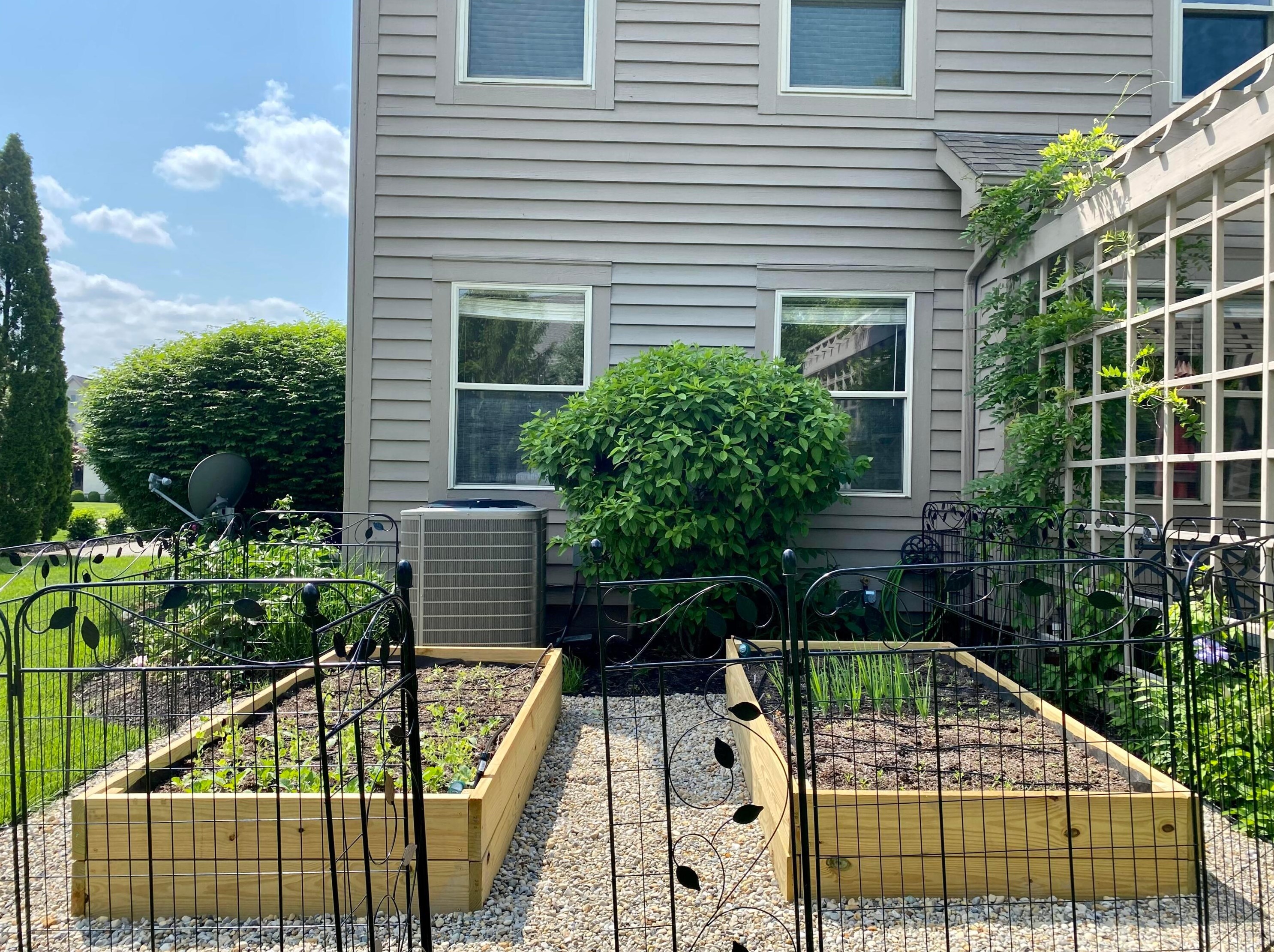 8244 Campden Lakes Blvd, Dublin OH  43016-8252 exterior